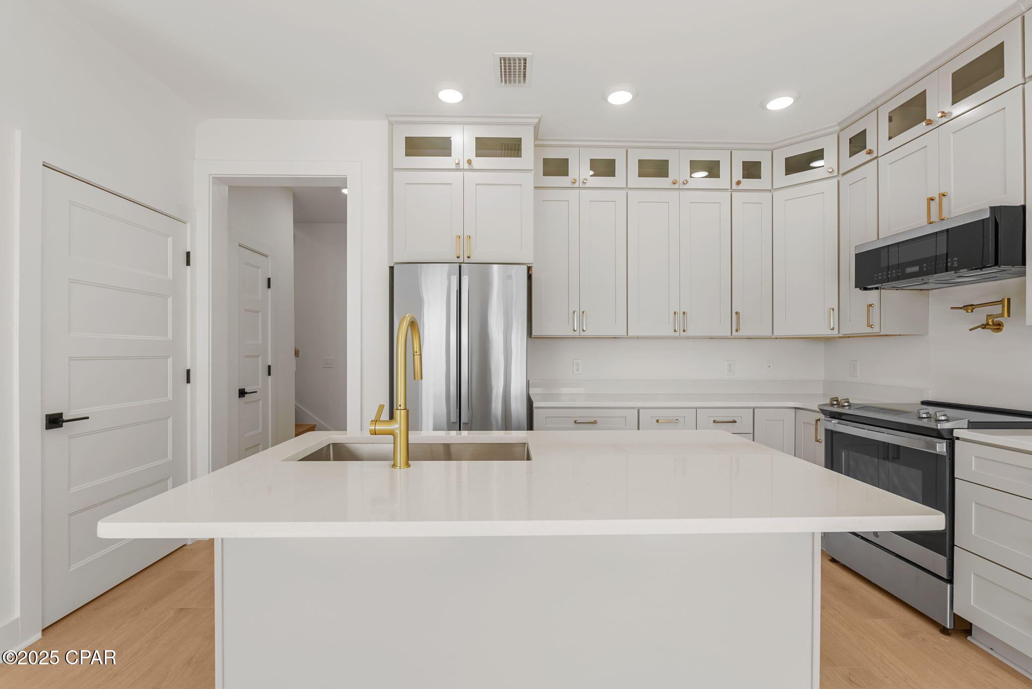 Image 11 For 420 Lacosta Avenue