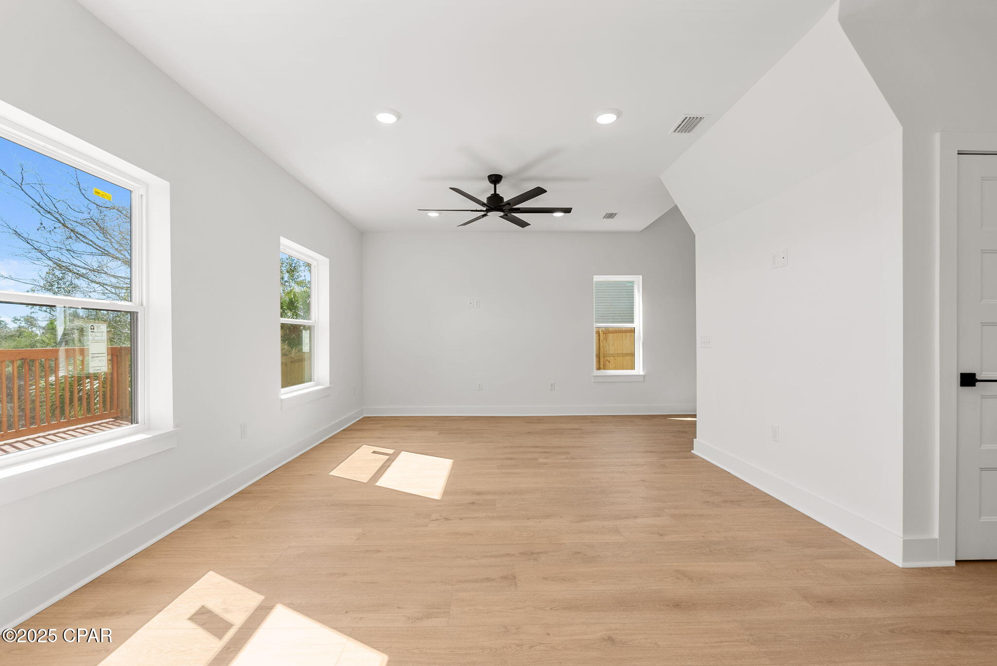 Image 7 For 420 Lacosta Avenue