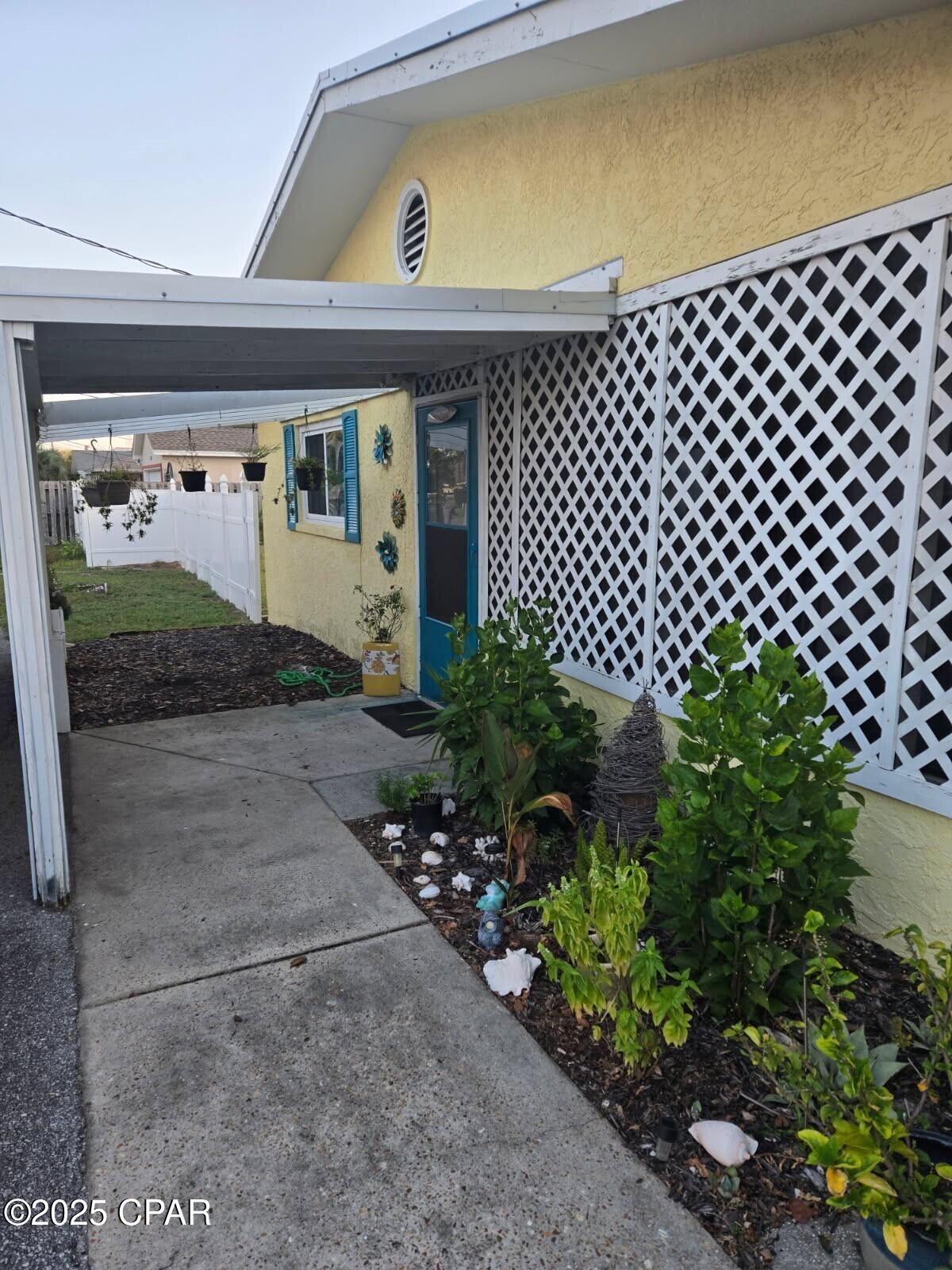 Image 2 For 239 Poinsettia Drive