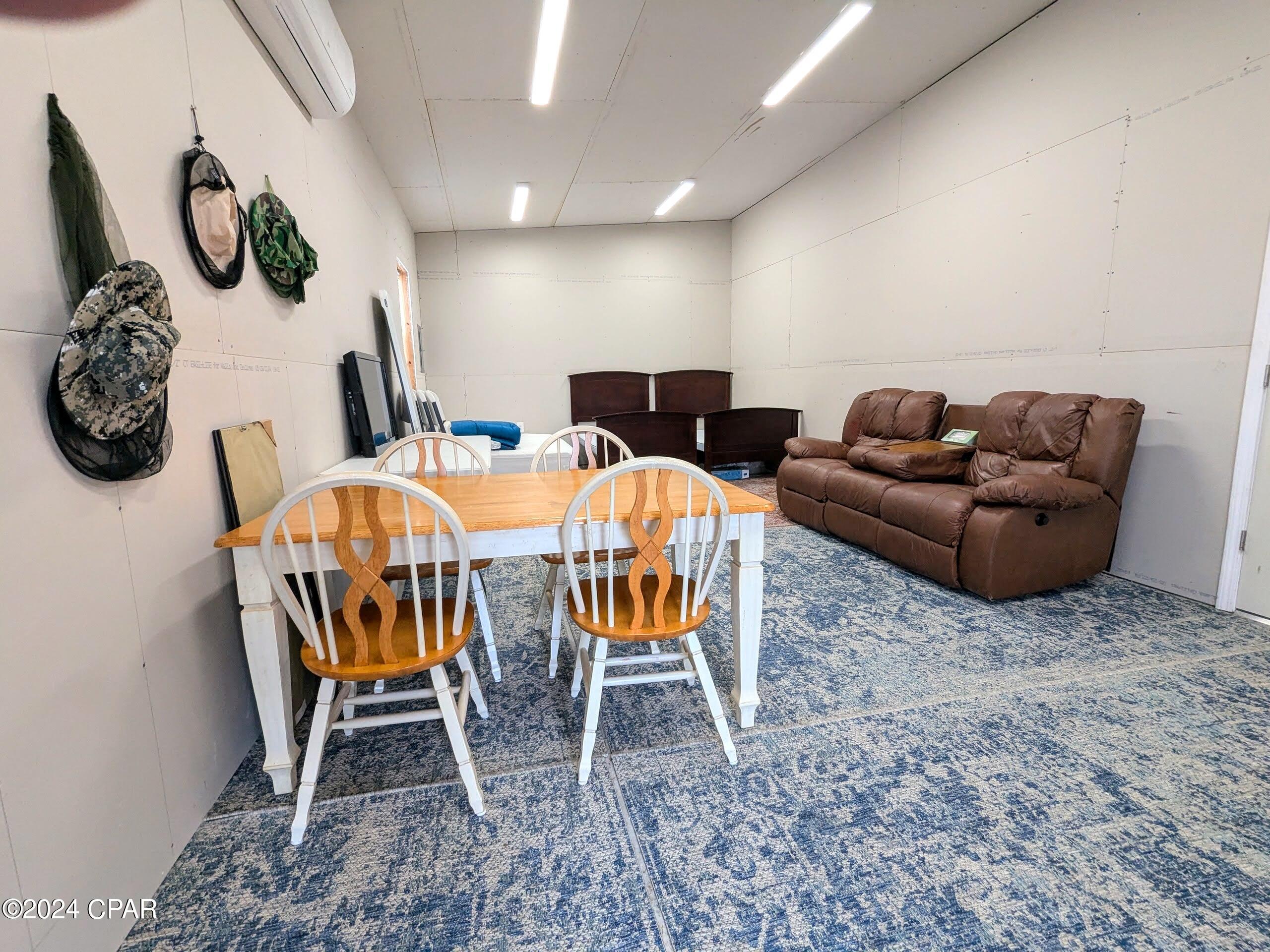 V Li1uhl7tzfwu4jxarpkuzcwqze5xrgt0v8uxogamy