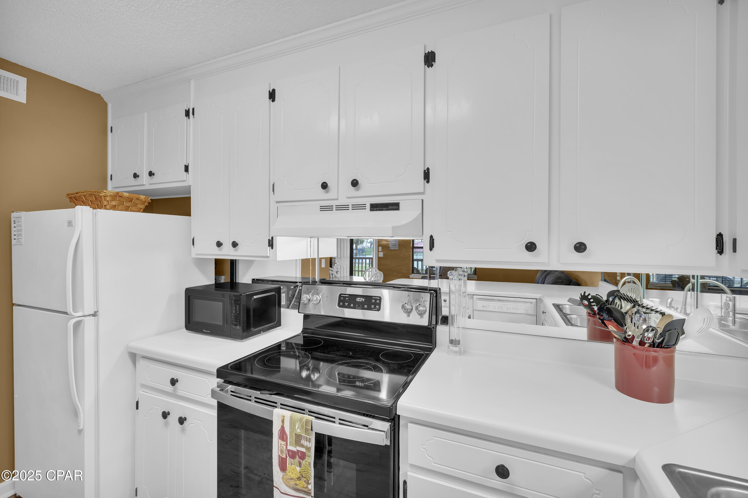 Image 11 For 17462 Front Beach Road 42h