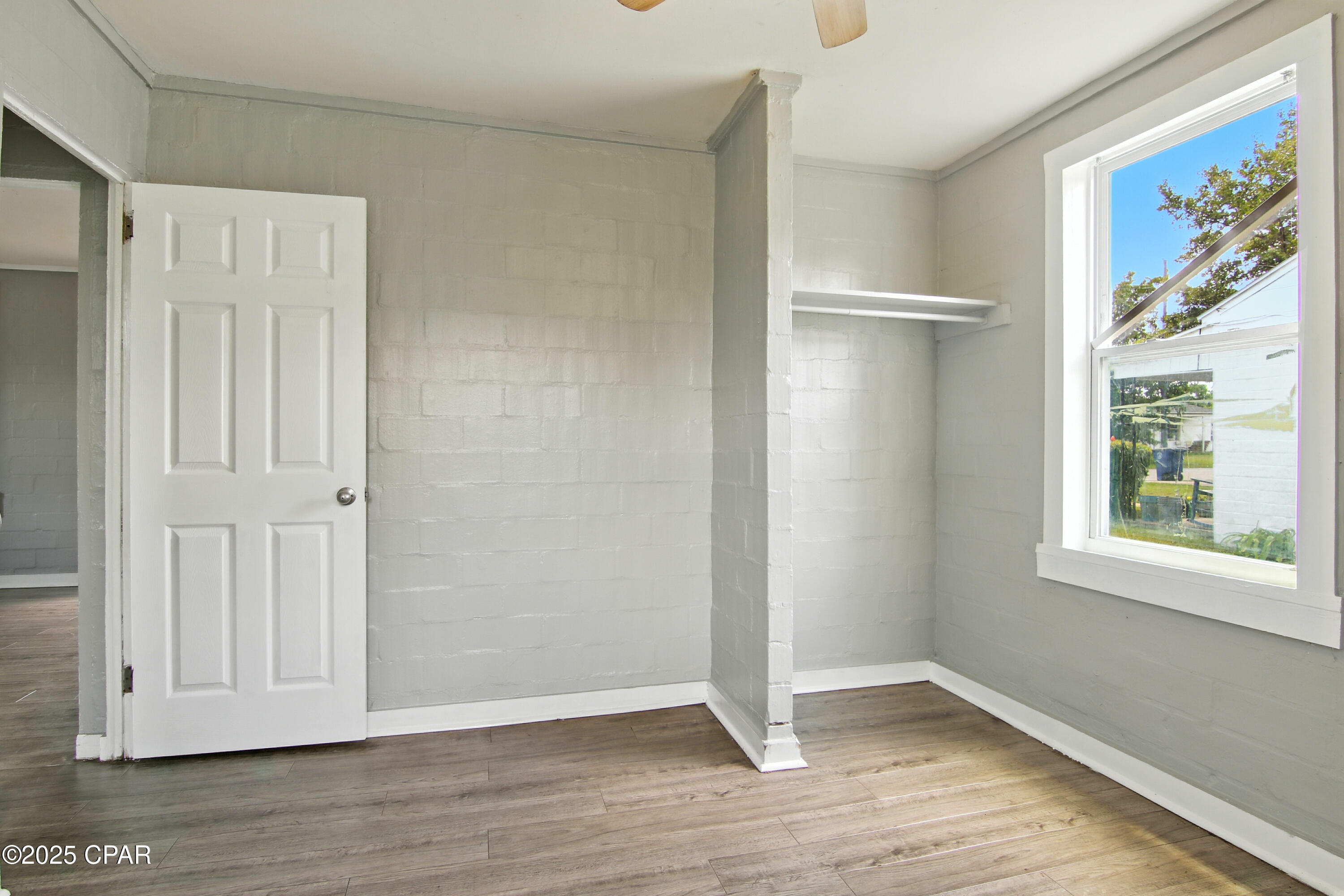 Image 11 For 1324 Lincoln Drive