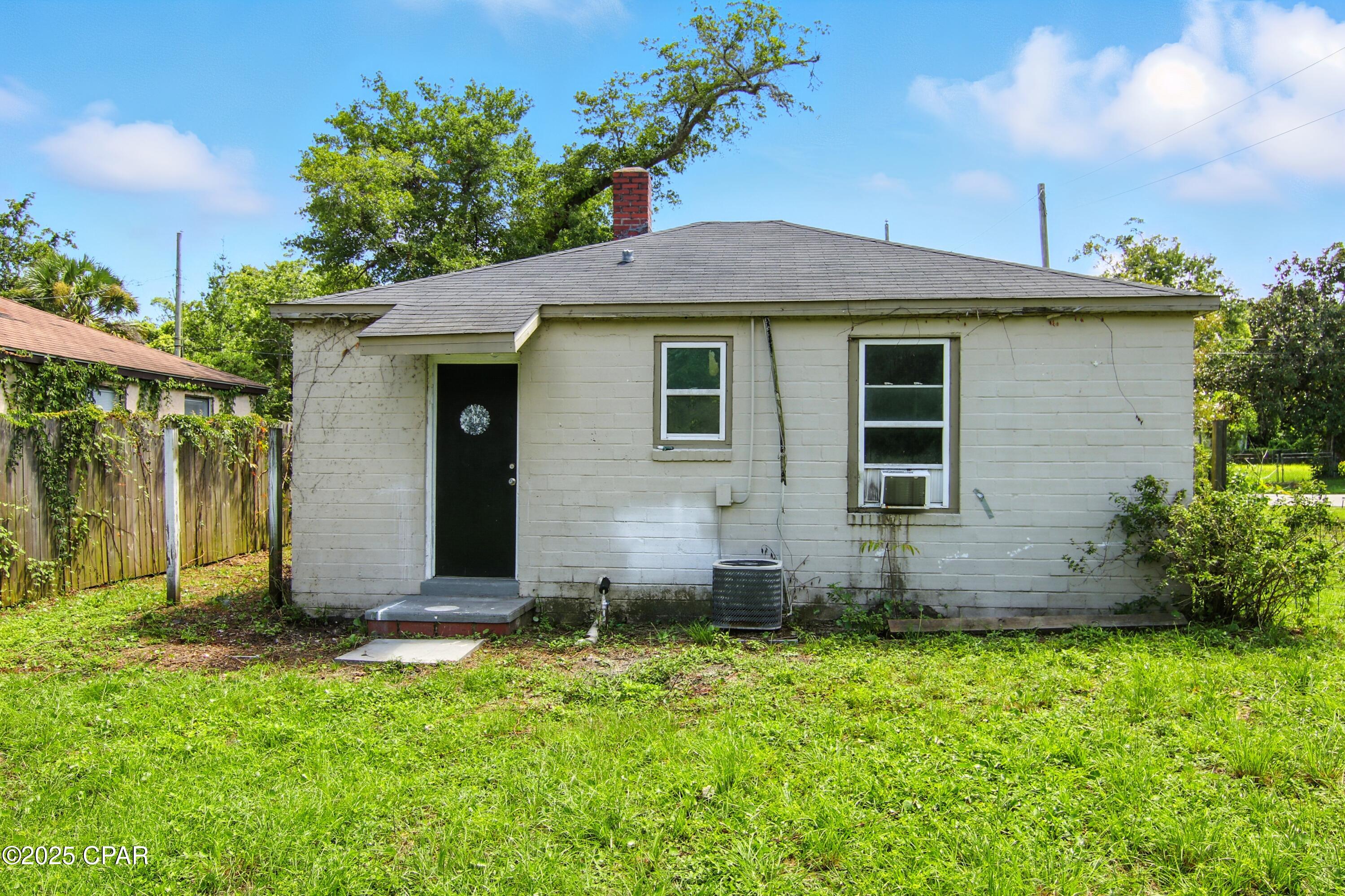 Image 13 For 1324 Lincoln Drive