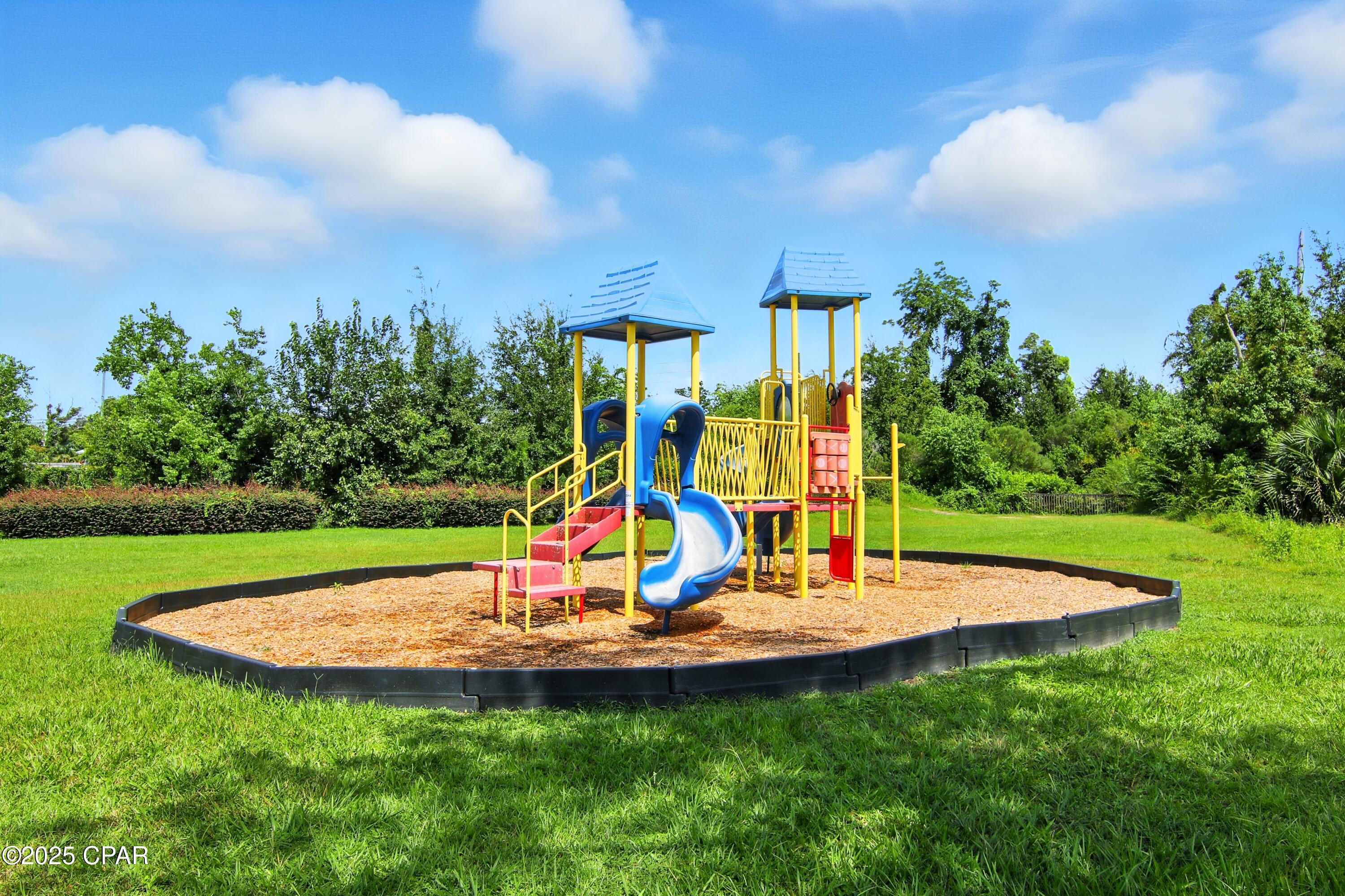 Image 16 For 1324 Lincoln Drive