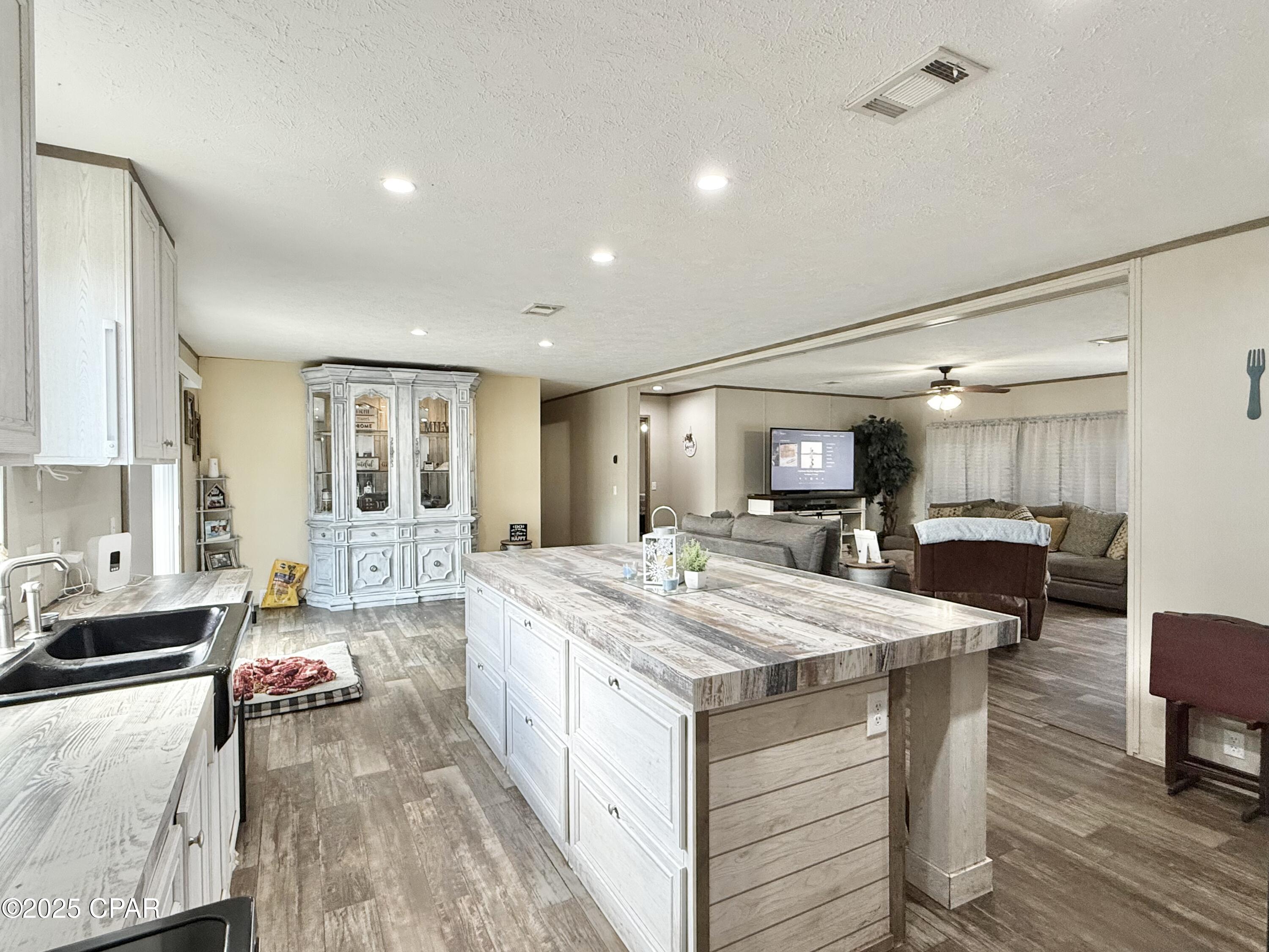 1aidihr8ih4bnj13jspreyxsoew2dqvuyiouiat3jpe