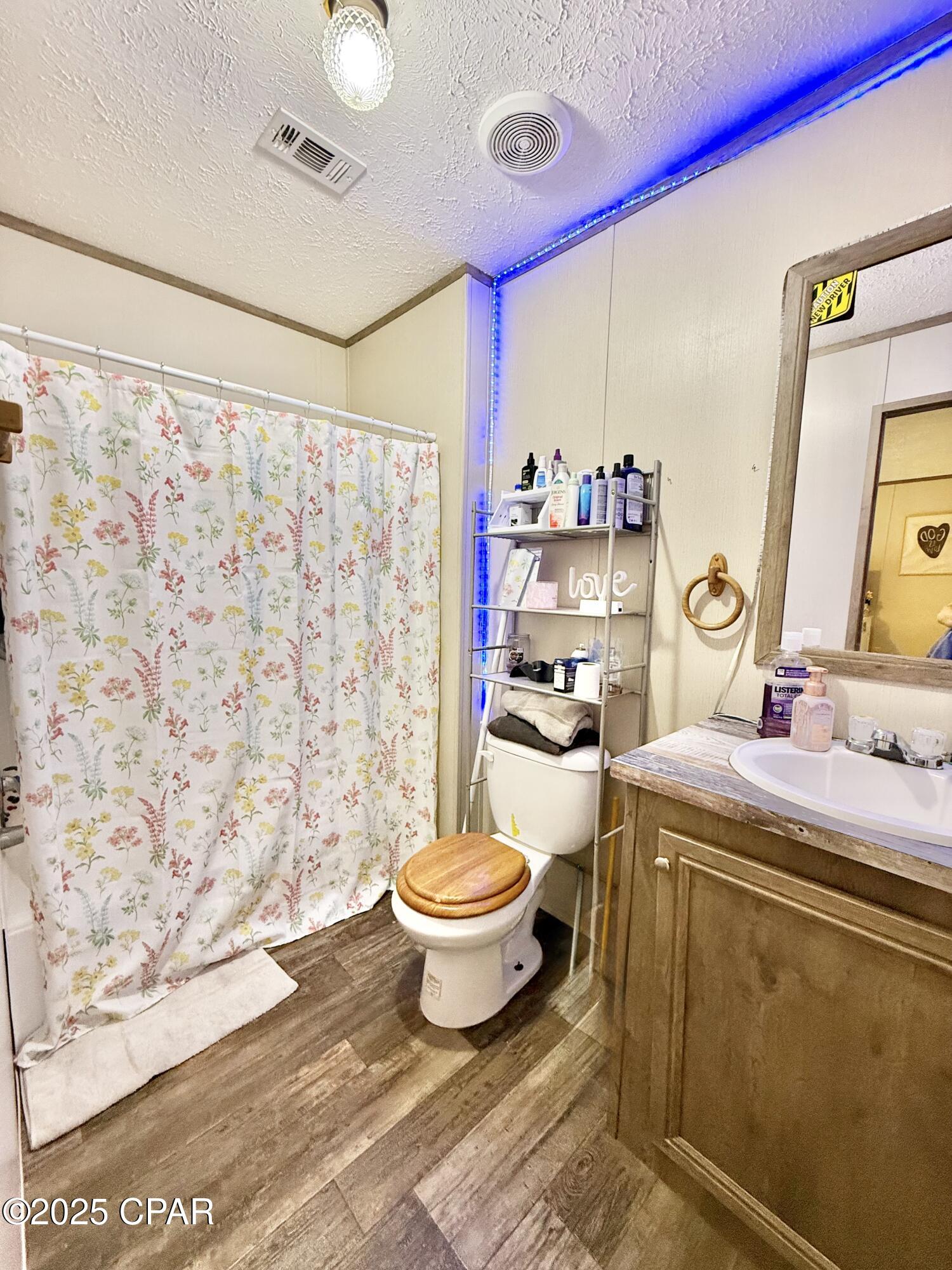 1zio3kpc8pyemecchzf9pensx_c7qwfsnfzddwqv5pm