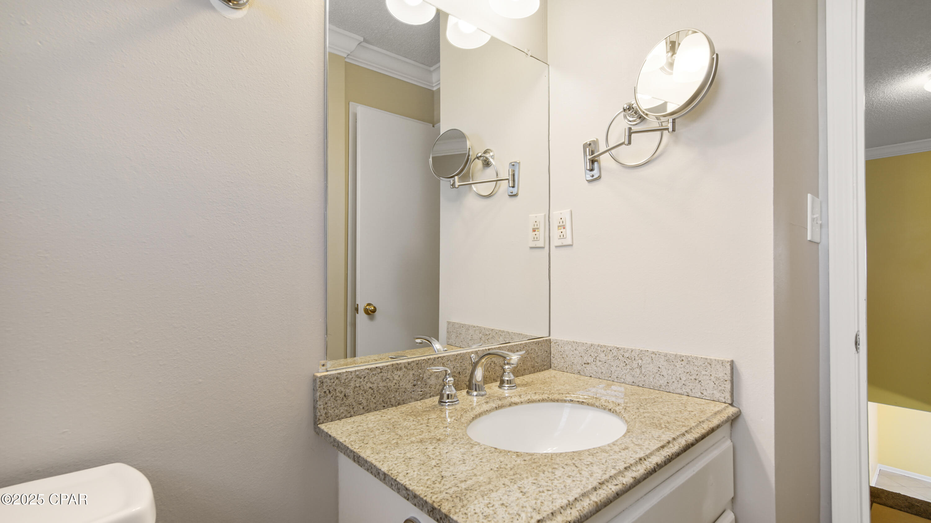 Ut7dc1nlttwlr8tb2b_1lm3xqdnikf8egcmtey4ql5o