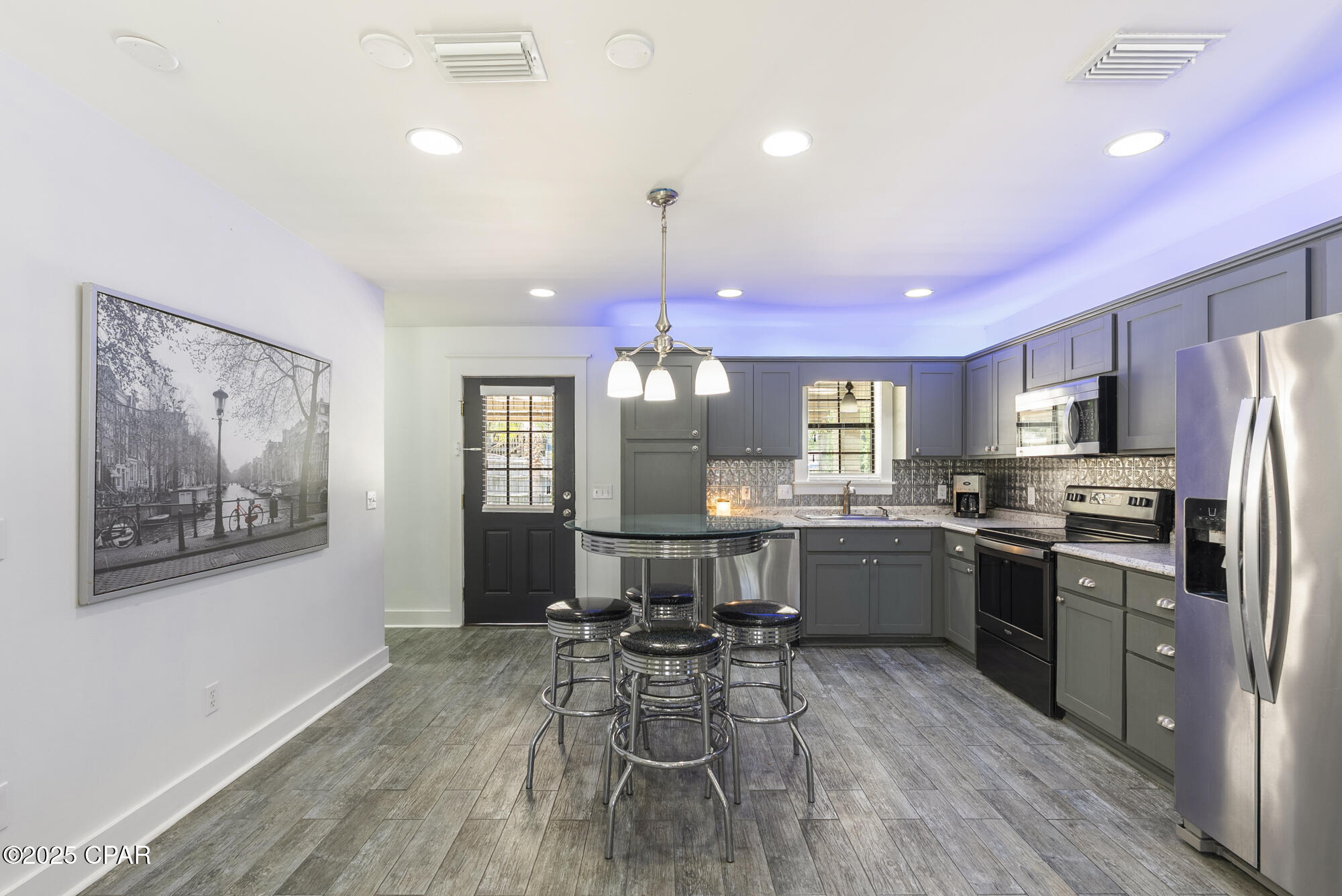 Image 11 For 505 Burnham Avenue