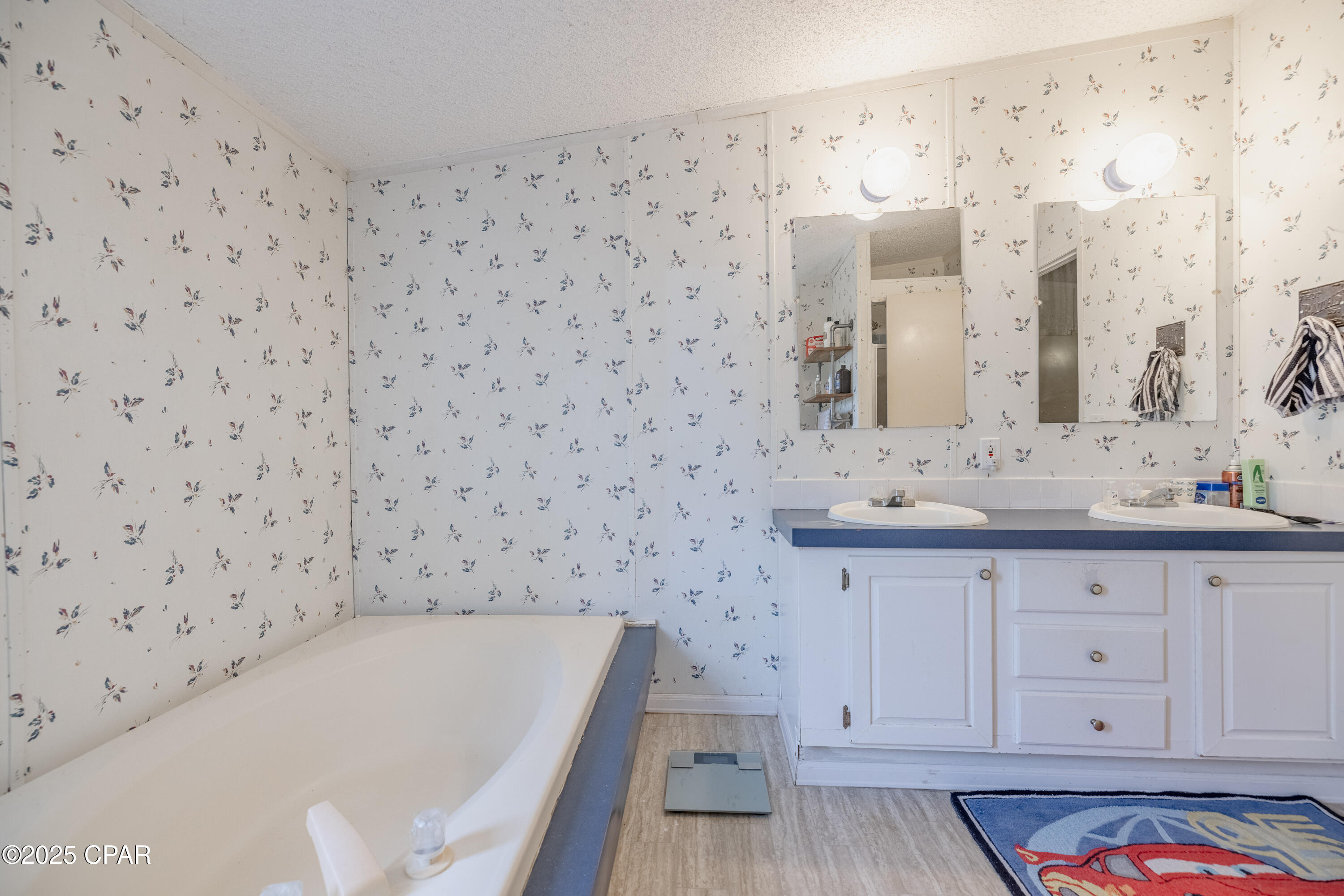 W_t4f9hynh5mt3ugc1q31nacssytk E154eaclcsxqs