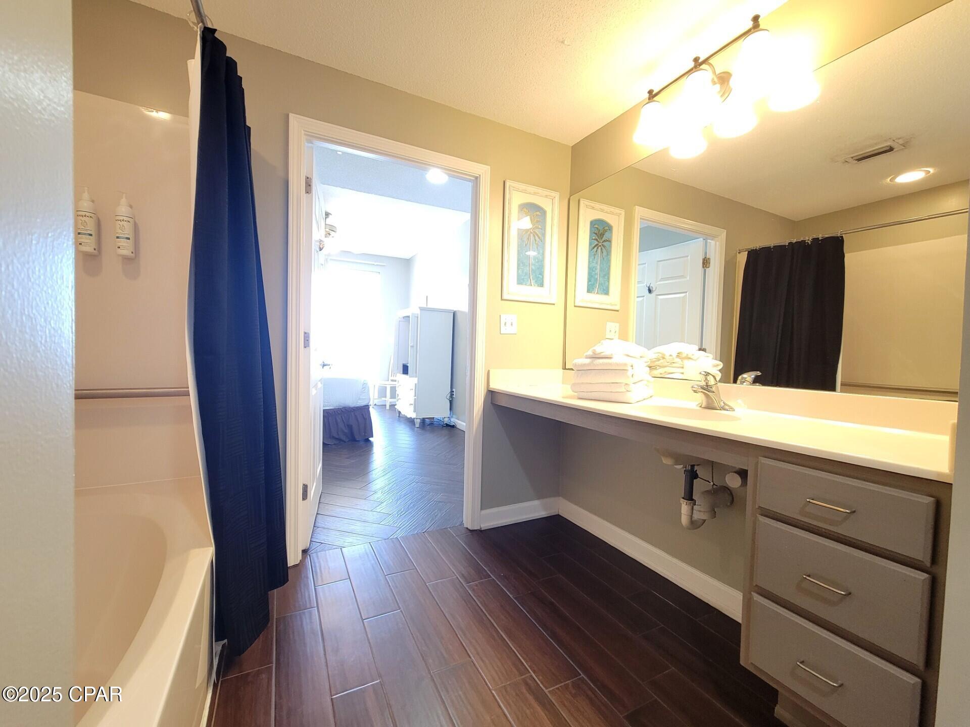 Qc Gb5rnrmv5z4cj4pm83eoqam3gazy Tiypqxzyjvo