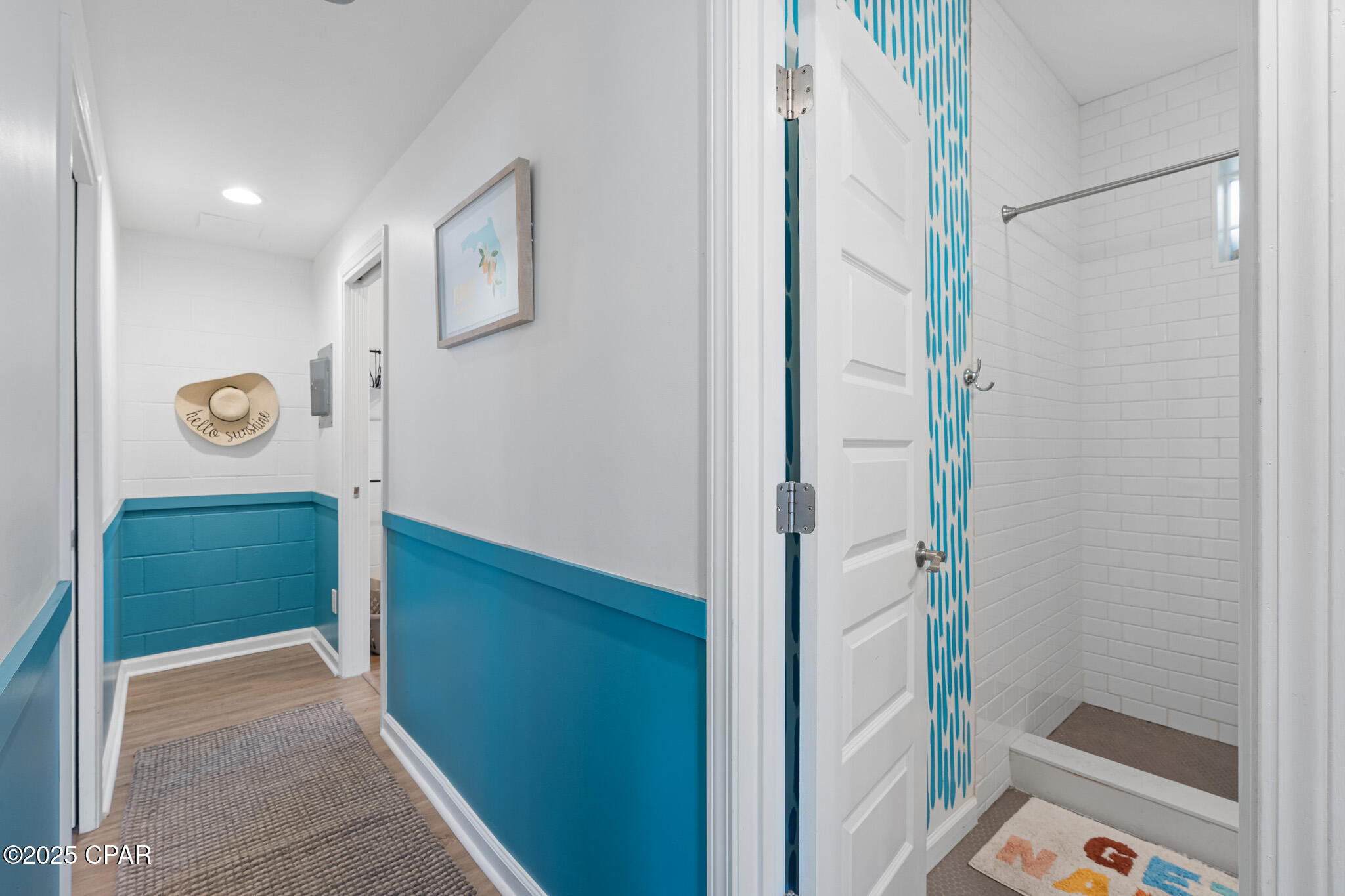 Qgimbmvdmqfgodly7o1m_5 U14mu7lwlq8 T2hhhkc4