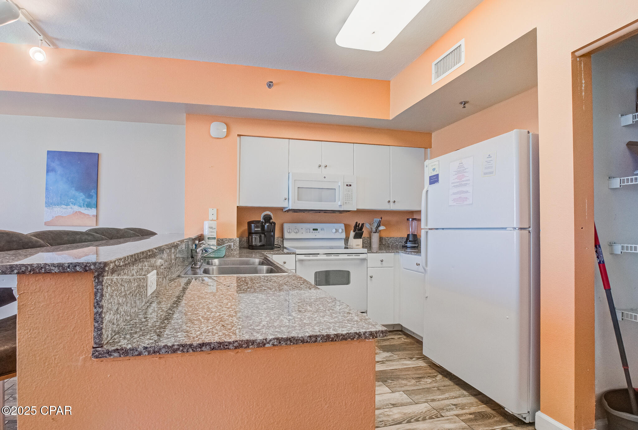 Image 6 For 9900 Thomas Drive 802