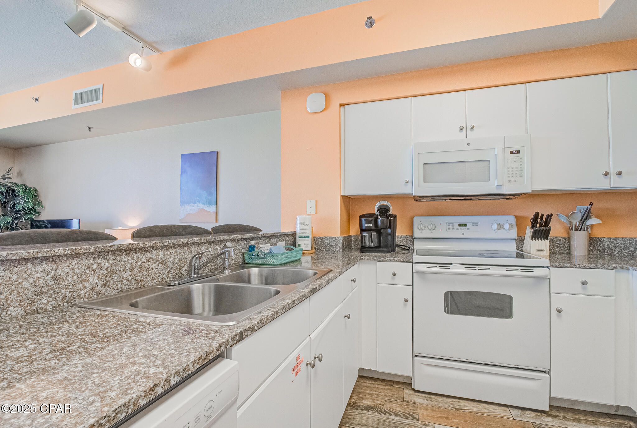 Image 7 For 9900 Thomas Drive 802