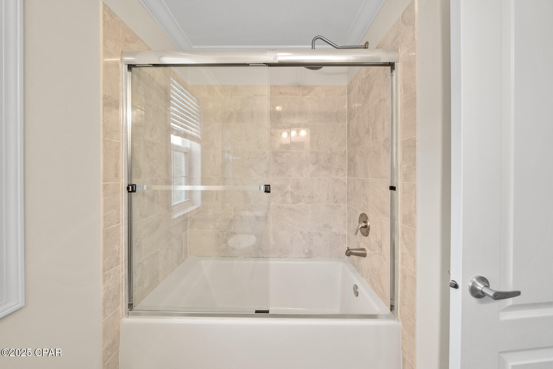 Qpbvd2c_mz6nohkgy8howes_zk6beyrfj9vex4z1_bg