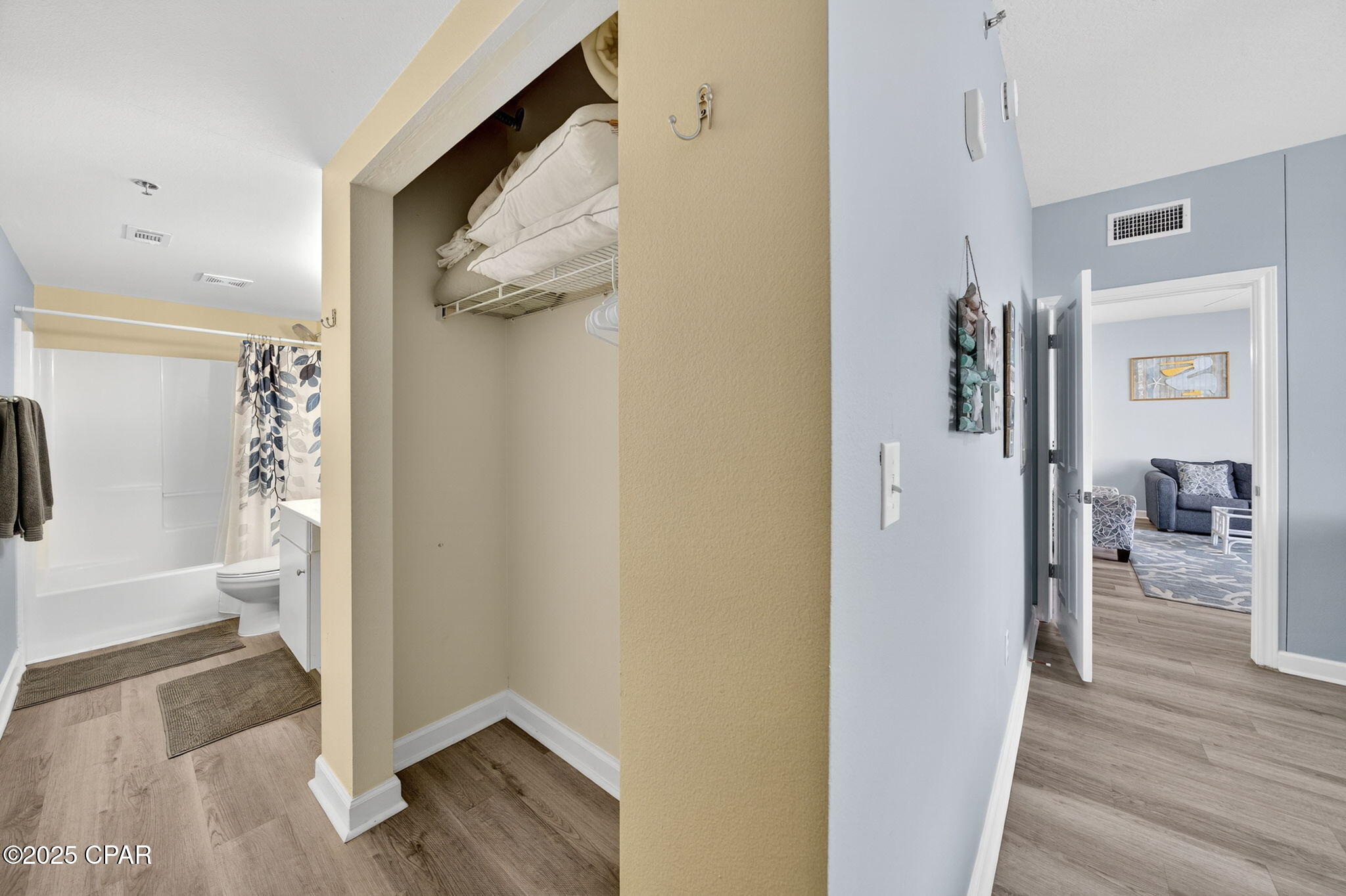 Image 10 For 9900 Thomas Drive 1916