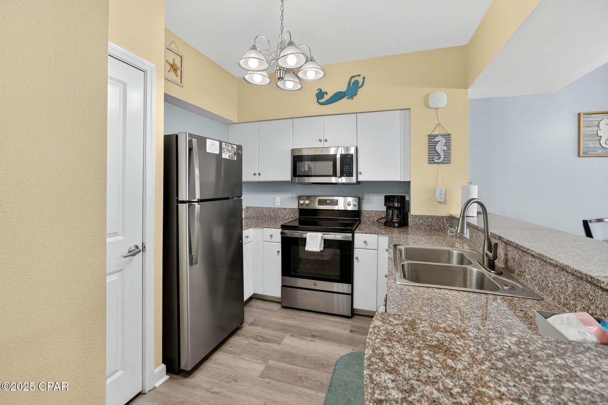 Image 6 For 9900 Thomas Drive 1916