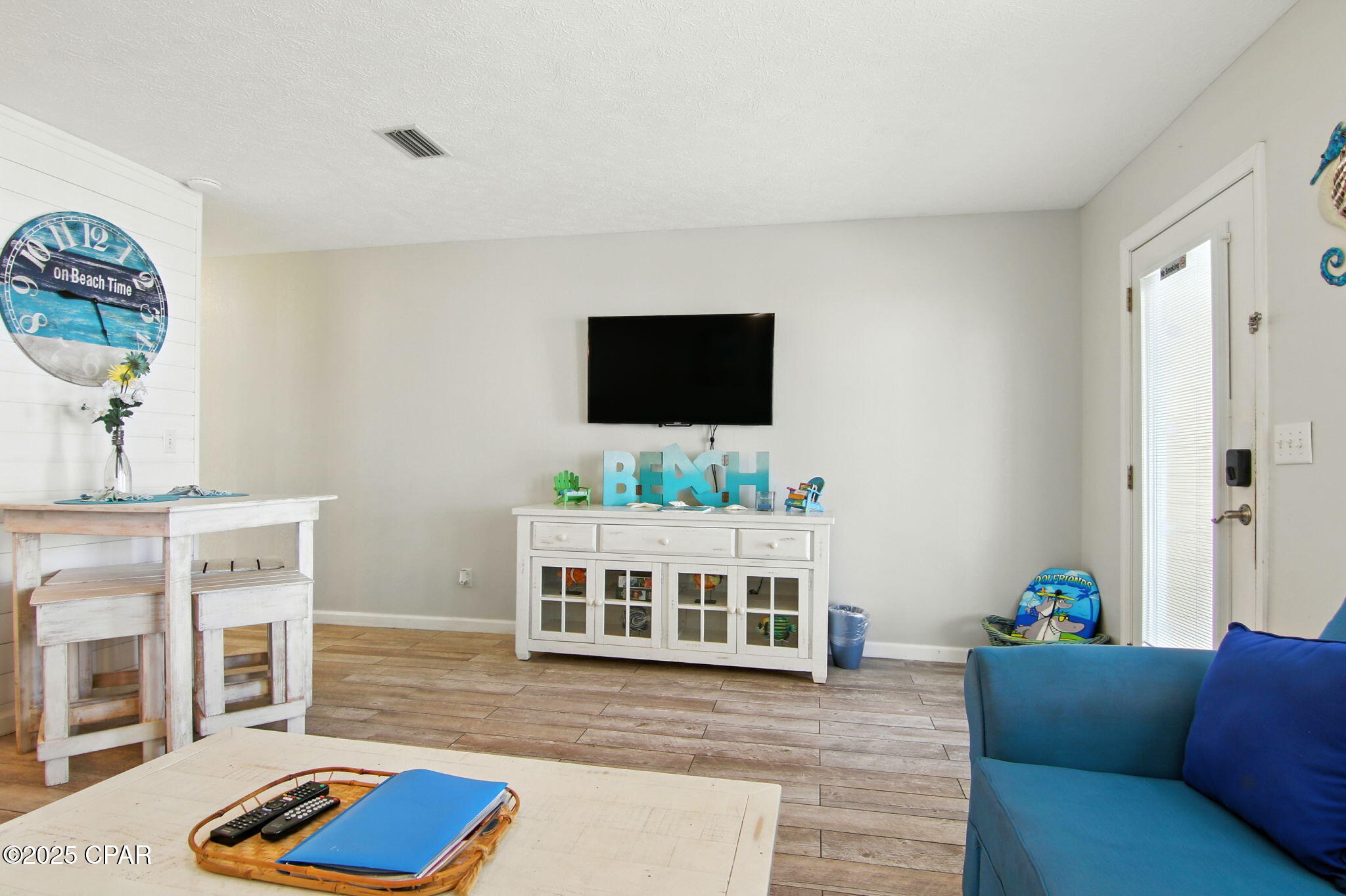 In6bjl3maazek9weg_q_ Hf501onx9osednu_msmmlg