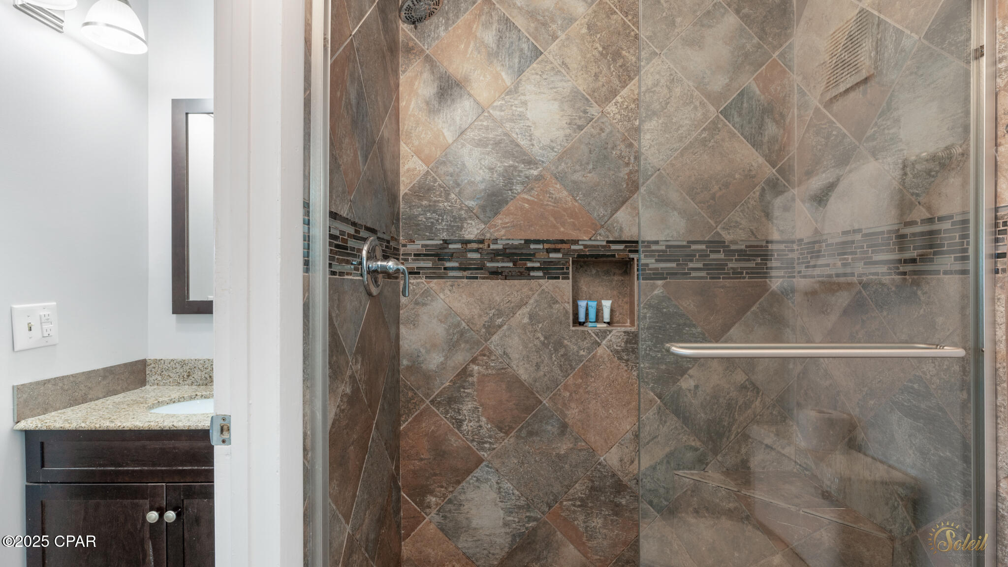 Image 11 For 8743 Thomas Drive 625