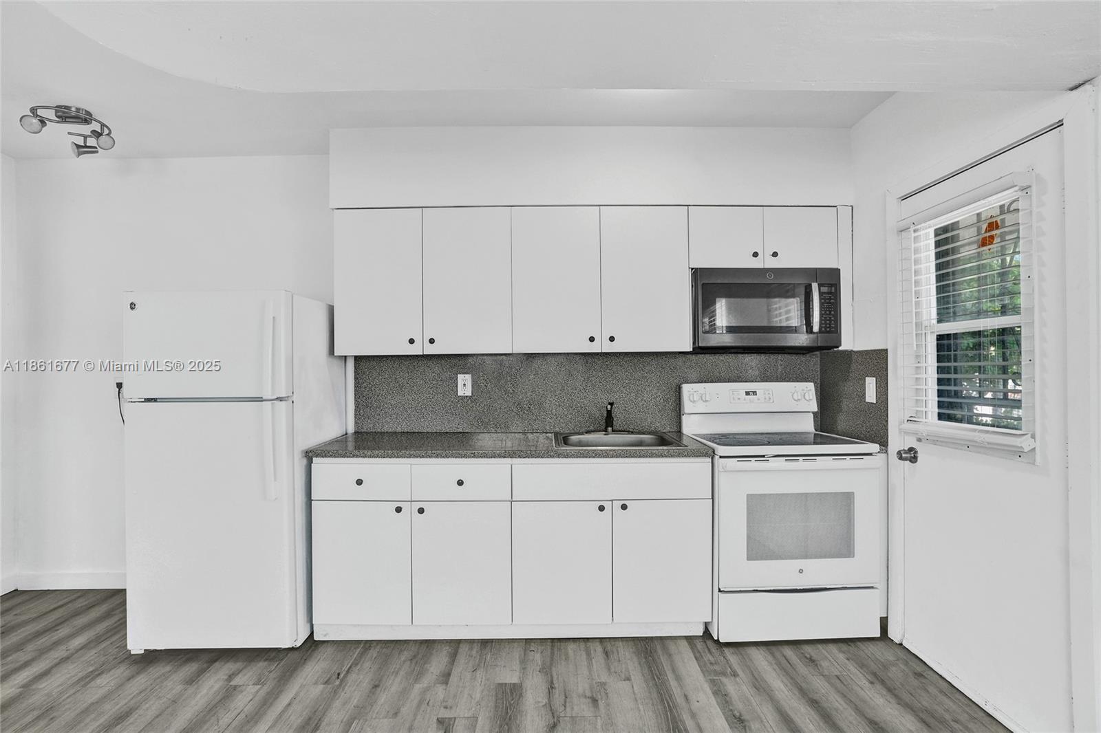 Property photo # 4