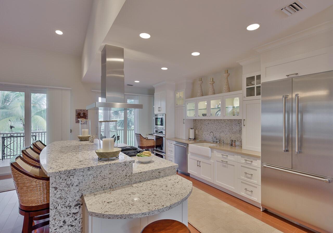 Image to showcase the property located at 1602 Captains Way