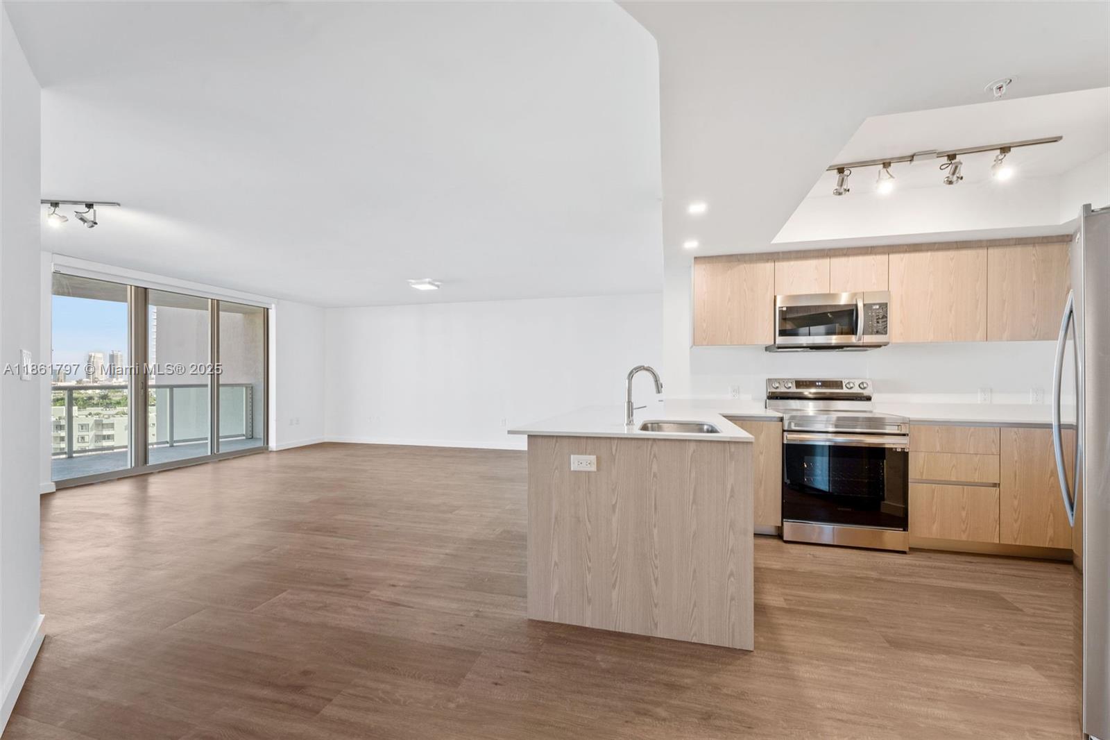 Property photo # 9
