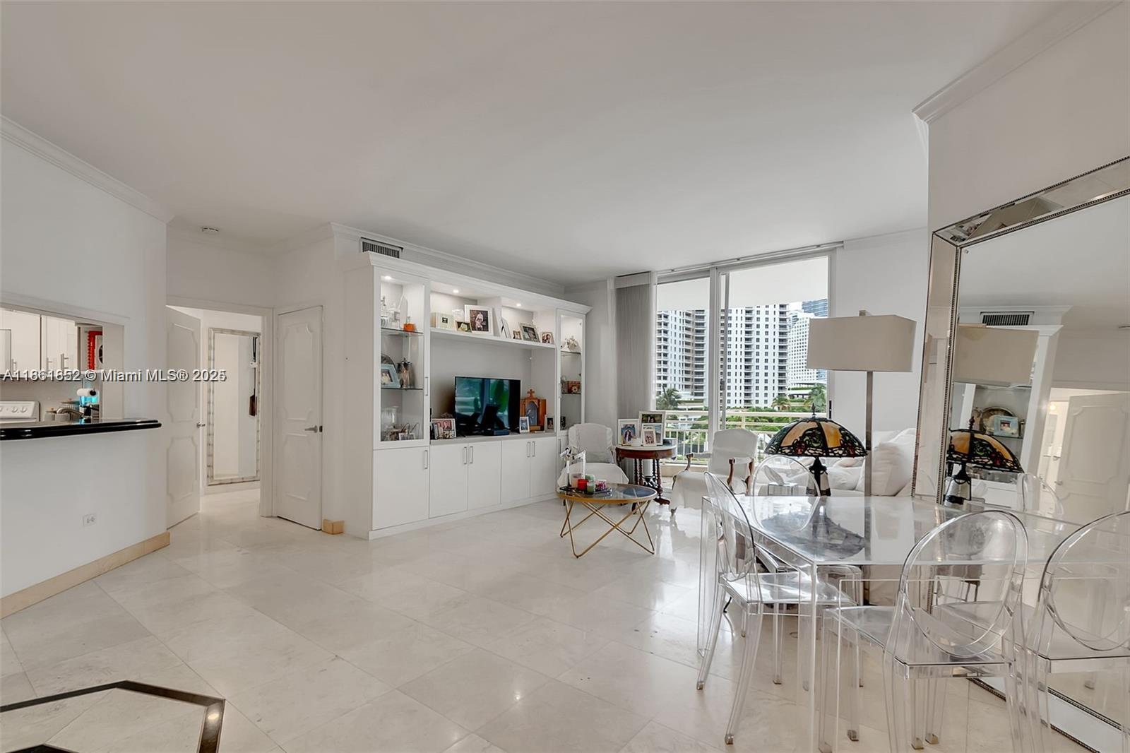 Apartamento à Venda em Miami, FL