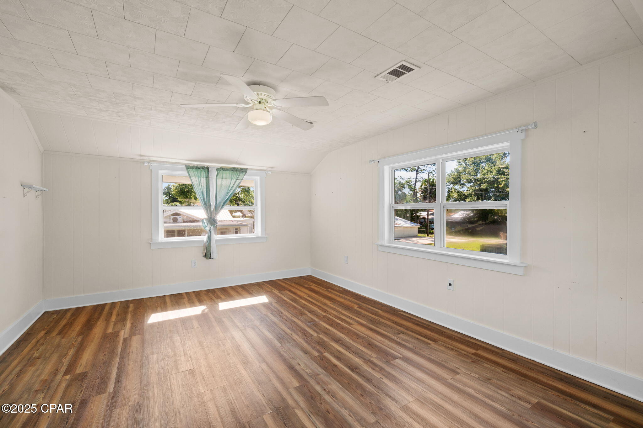 Pb1zd04f3ek2ospbe9iq Klzmtf_e1jeptzoi9vaxeu