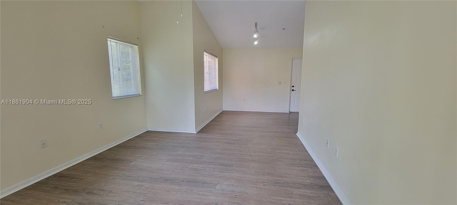 Property photo # 9