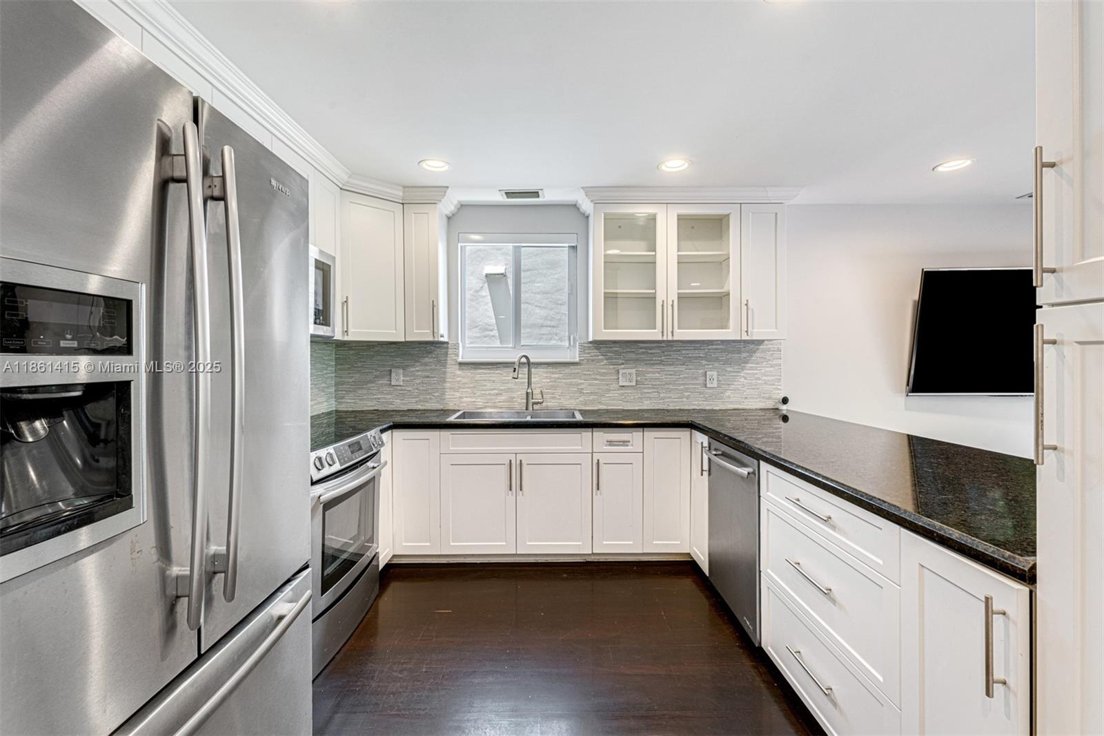 Property photo # 6