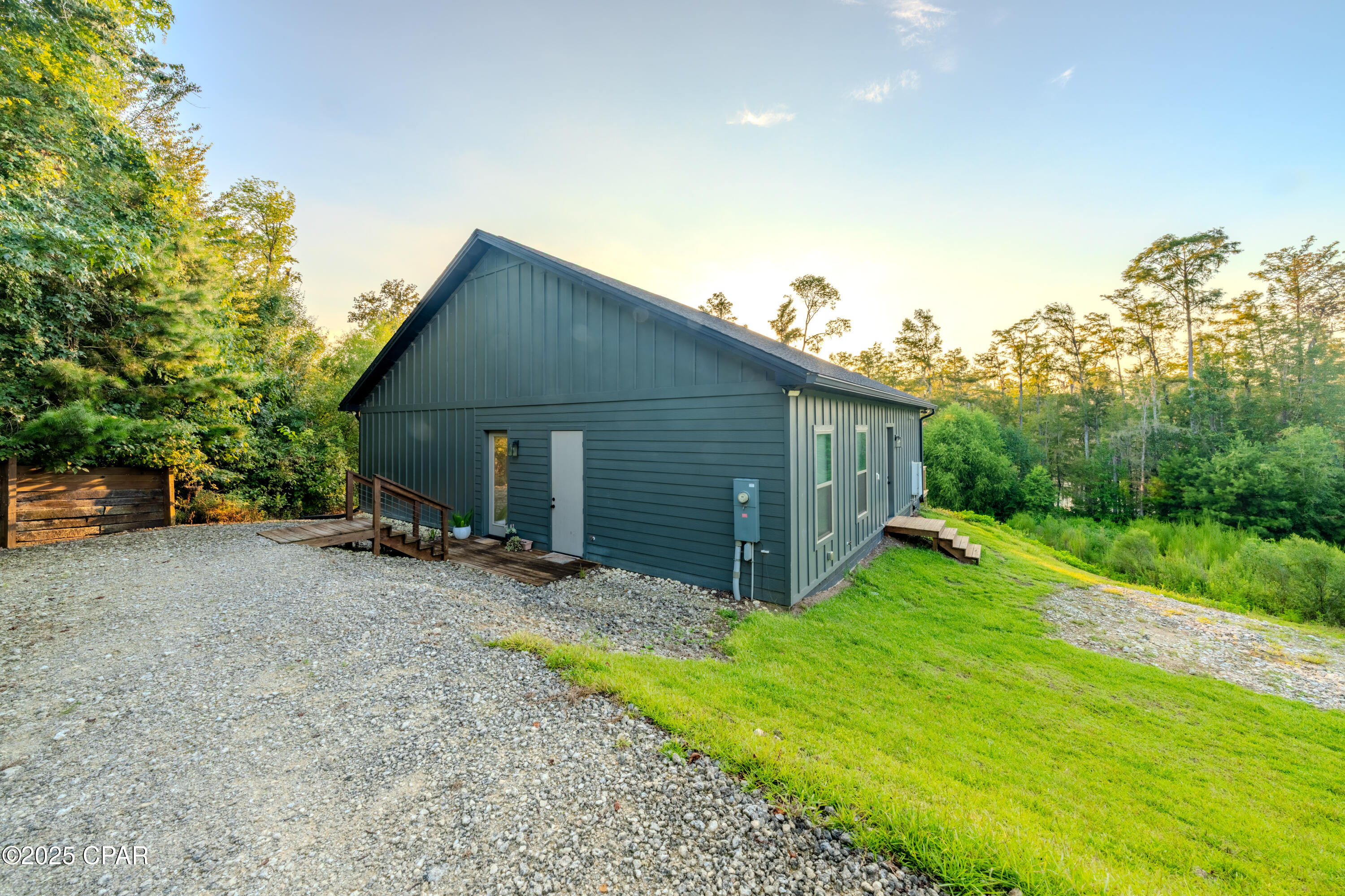 Listing photo id 10 for 5101 Lake Bluff Circle