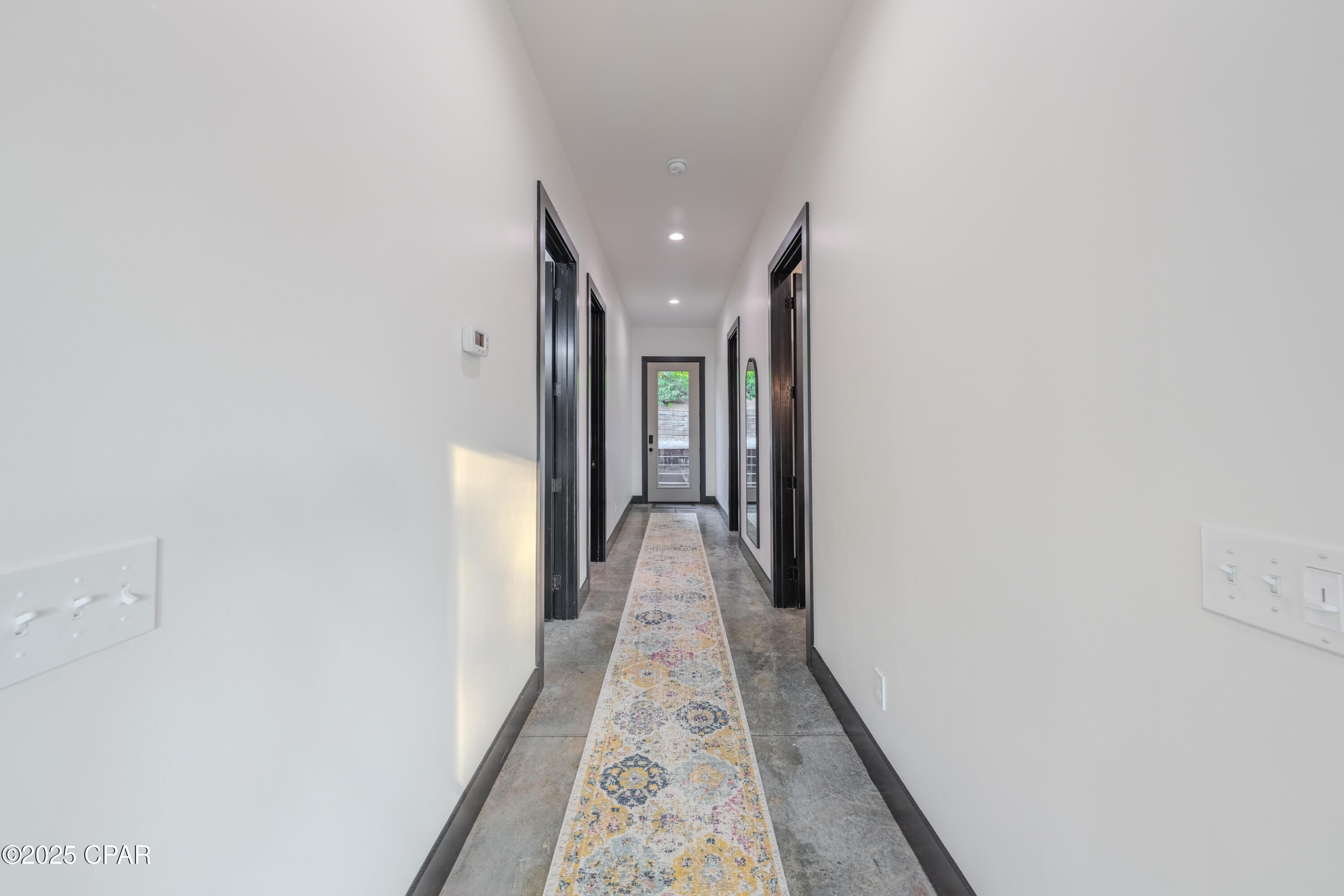 Listing photo id 12 for 5101 Lake Bluff Circle