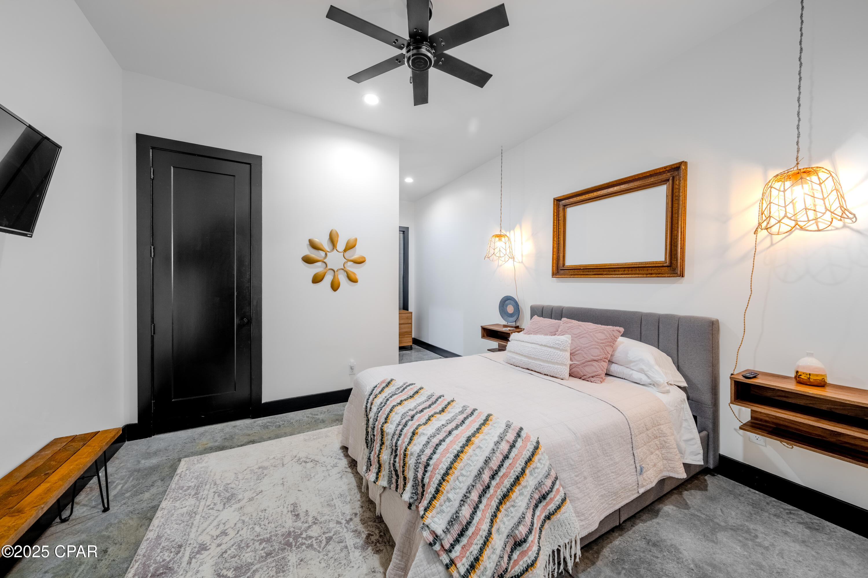 Listing photo id 14 for 5101 Lake Bluff Circle