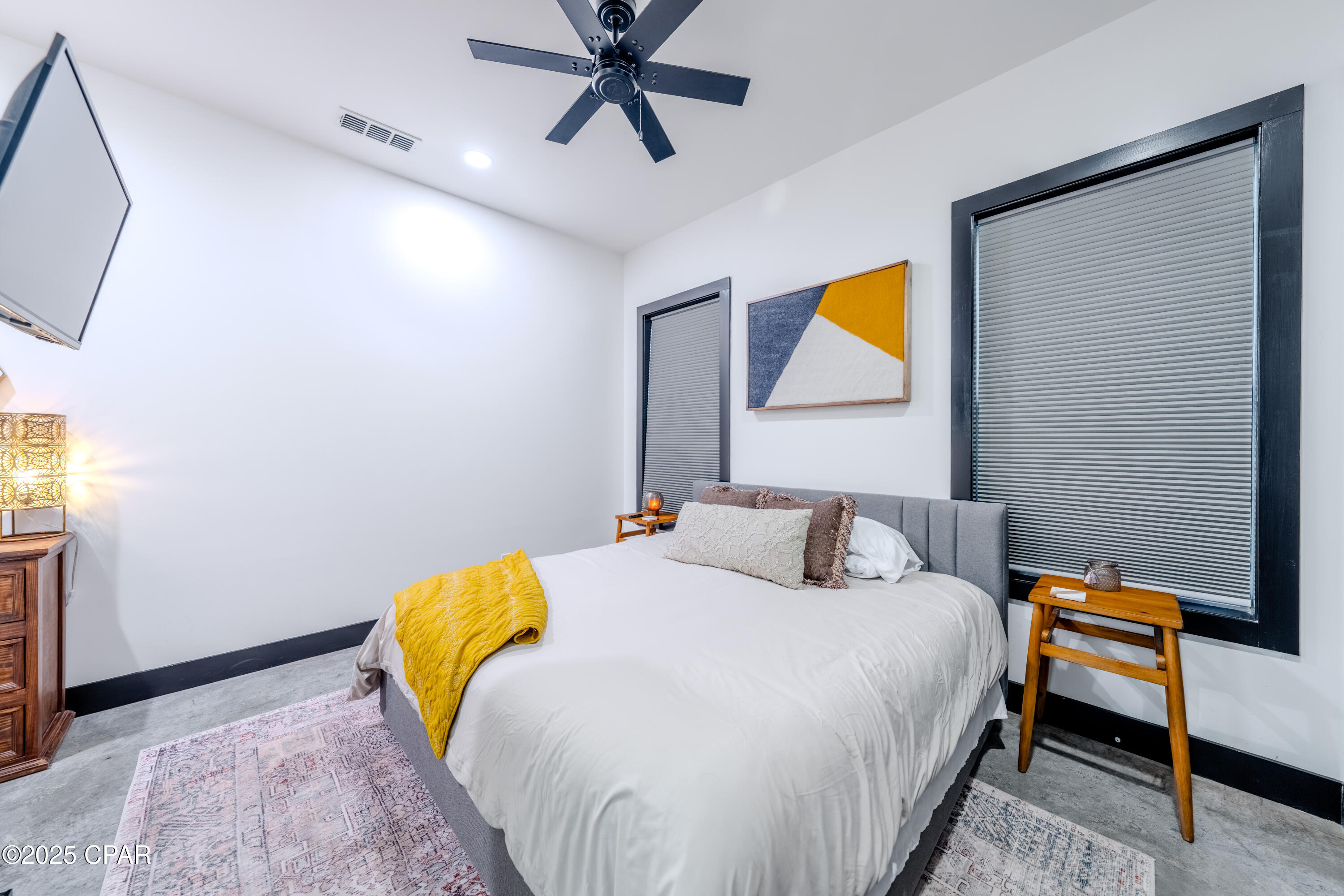 Listing photo id 17 for 5101 Lake Bluff Circle