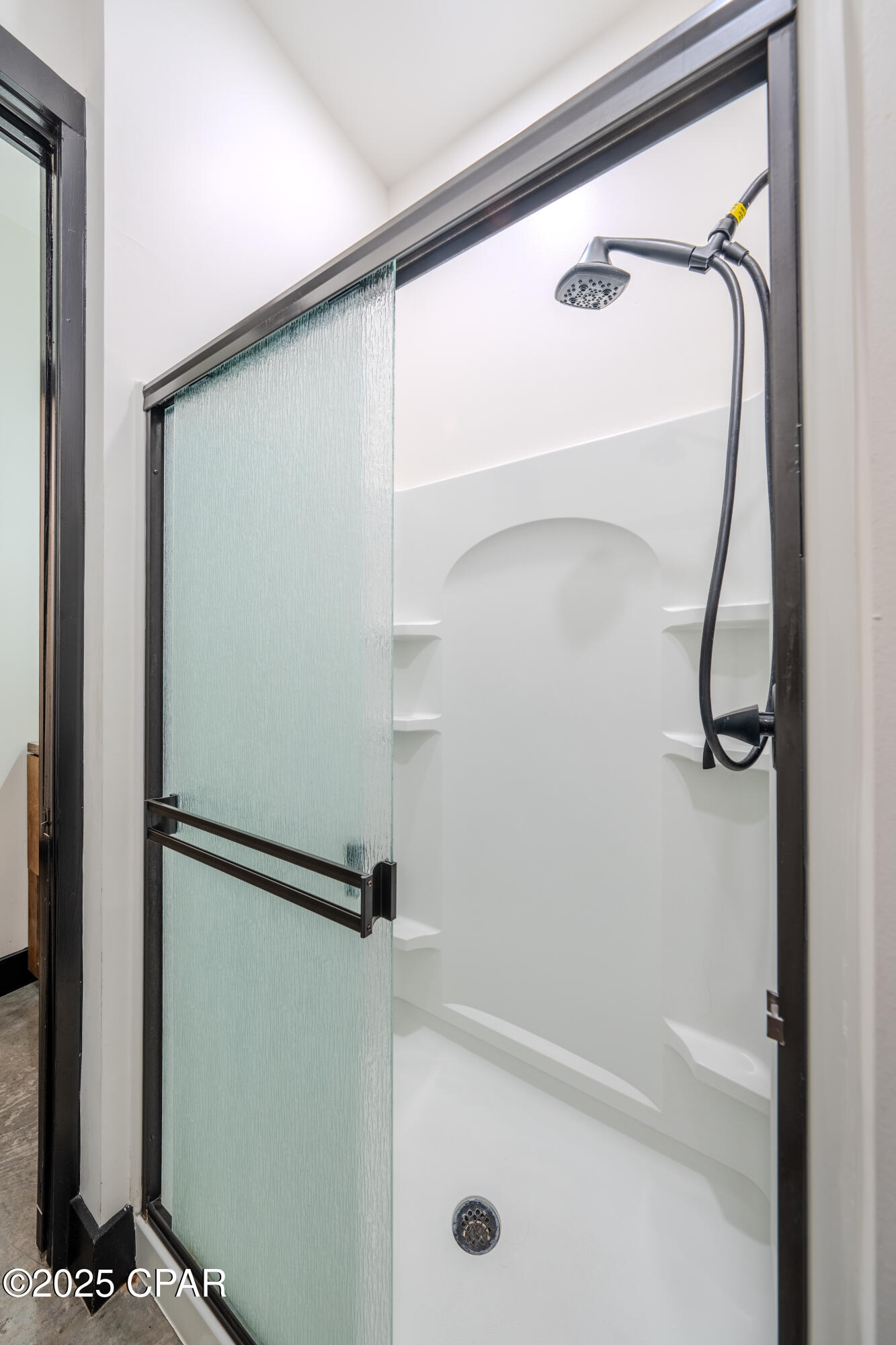 Listing photo id 25 for 5101 Lake Bluff Circle