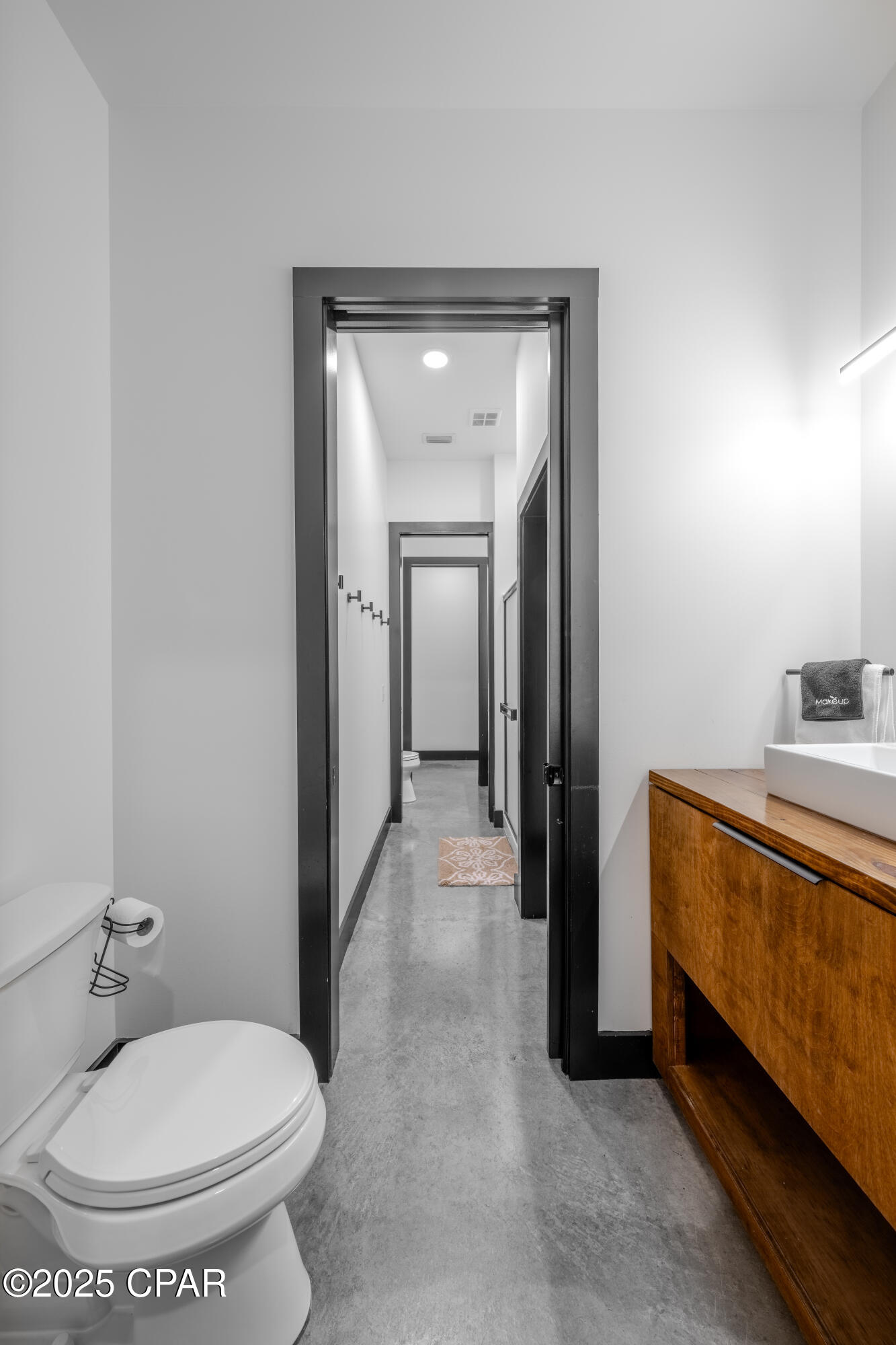 Listing photo id 26 for 5101 Lake Bluff Circle