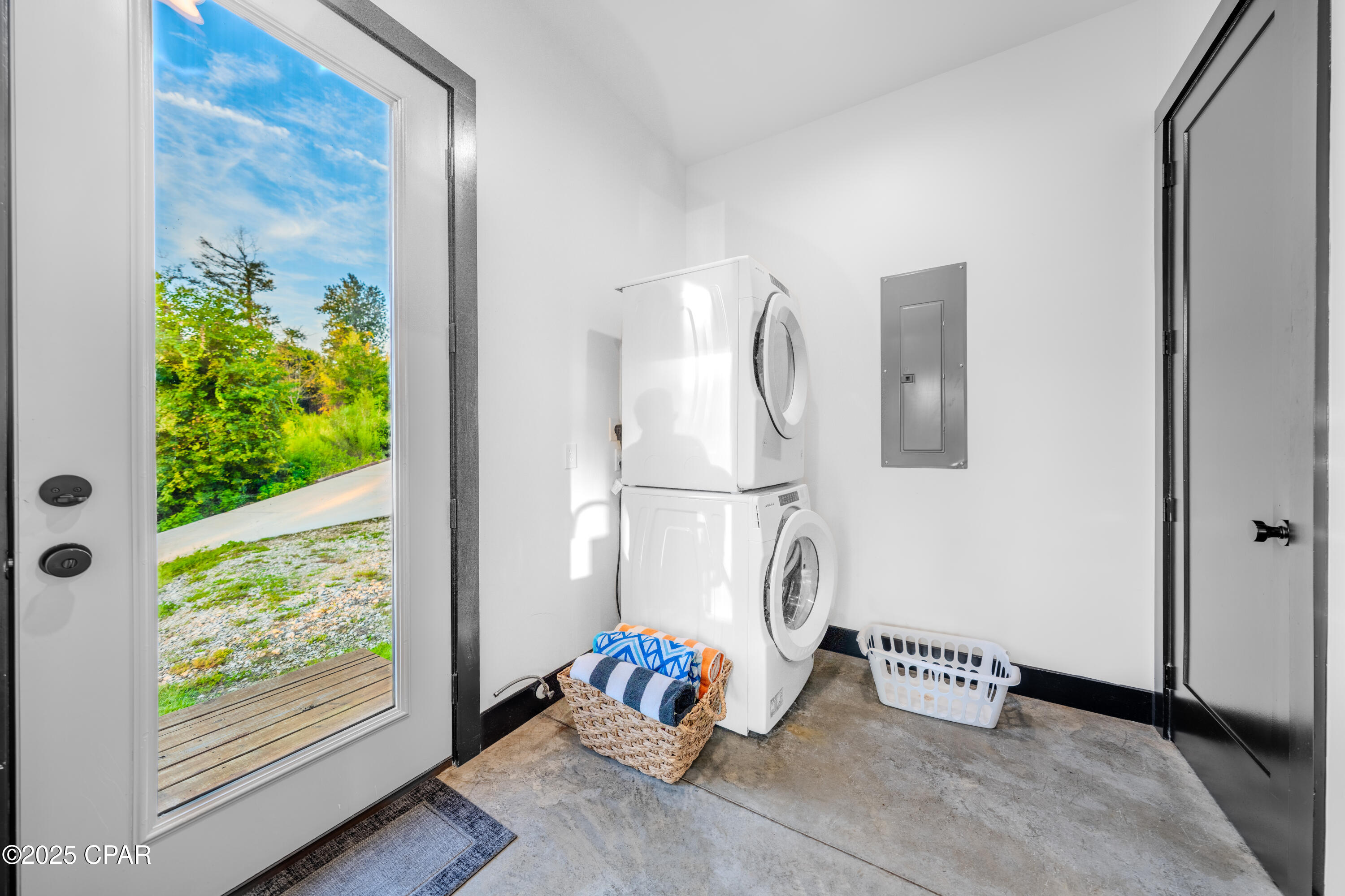 Listing photo id 29 for 5101 Lake Bluff Circle