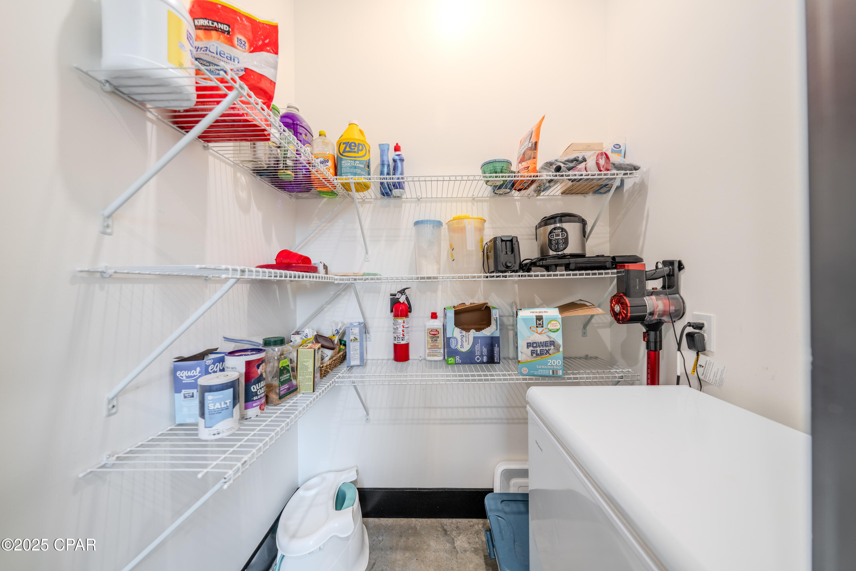 Listing photo id 30 for 5101 Lake Bluff Circle