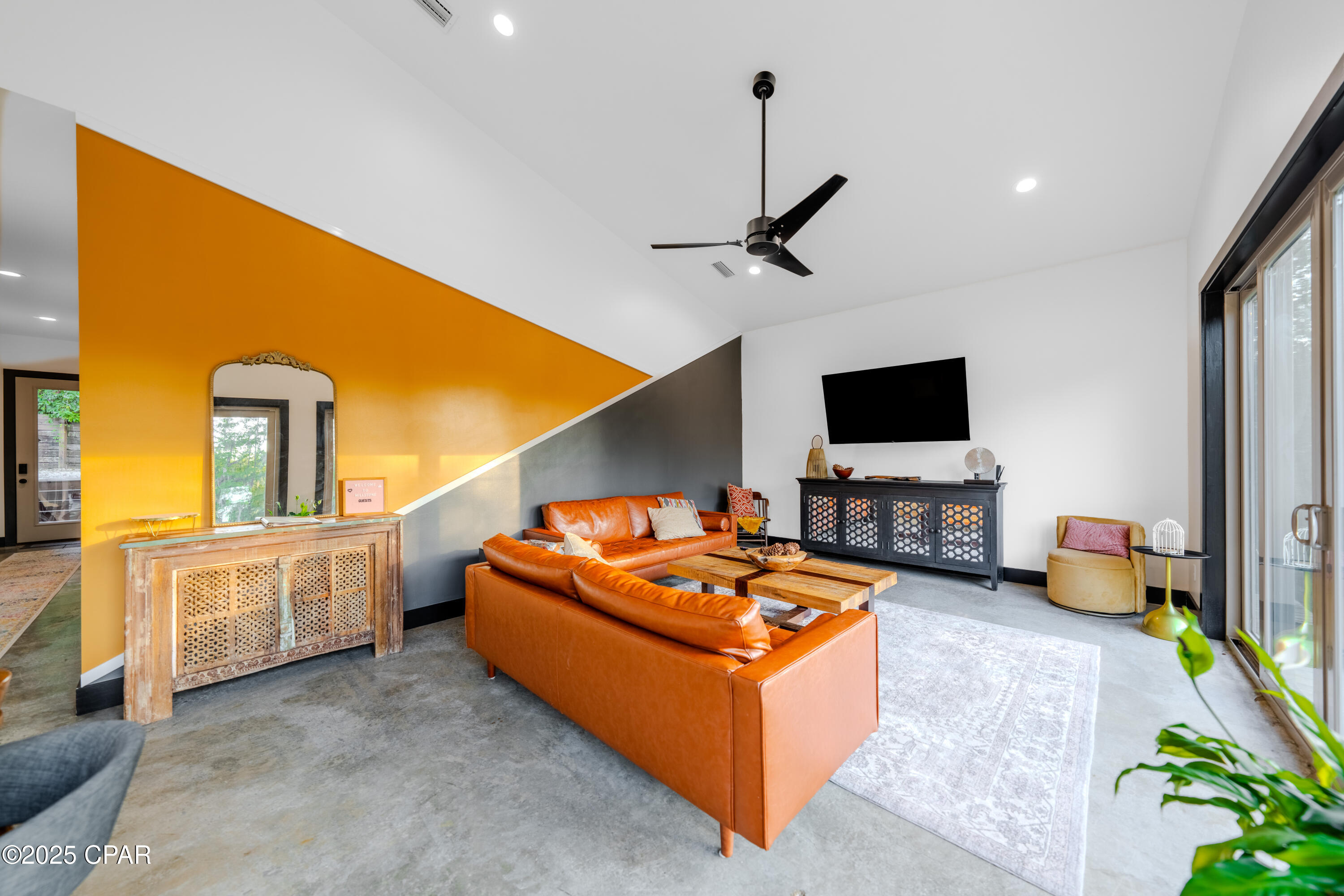 Listing photo id 4 for 5101 Lake Bluff Circle