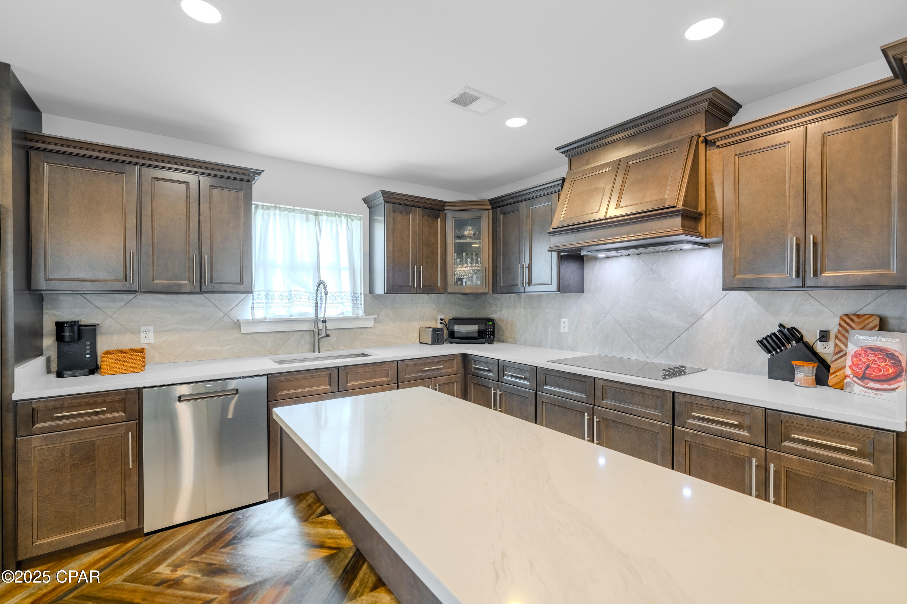 Hhrocys2uve4brdq Mu0lsu3eh0elzavab_3v Dontg