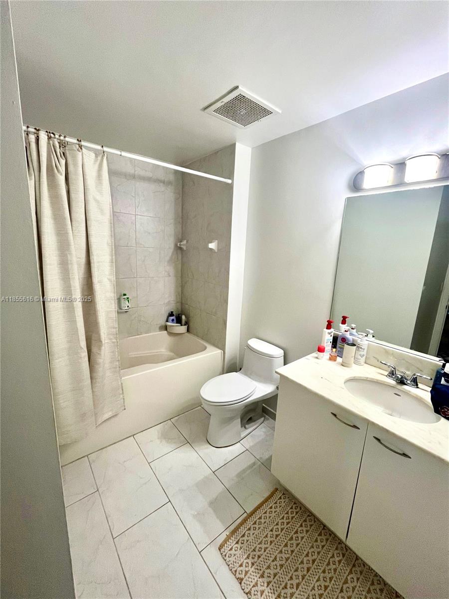 133 NE 2nd Ave #809, Miami FL 33132