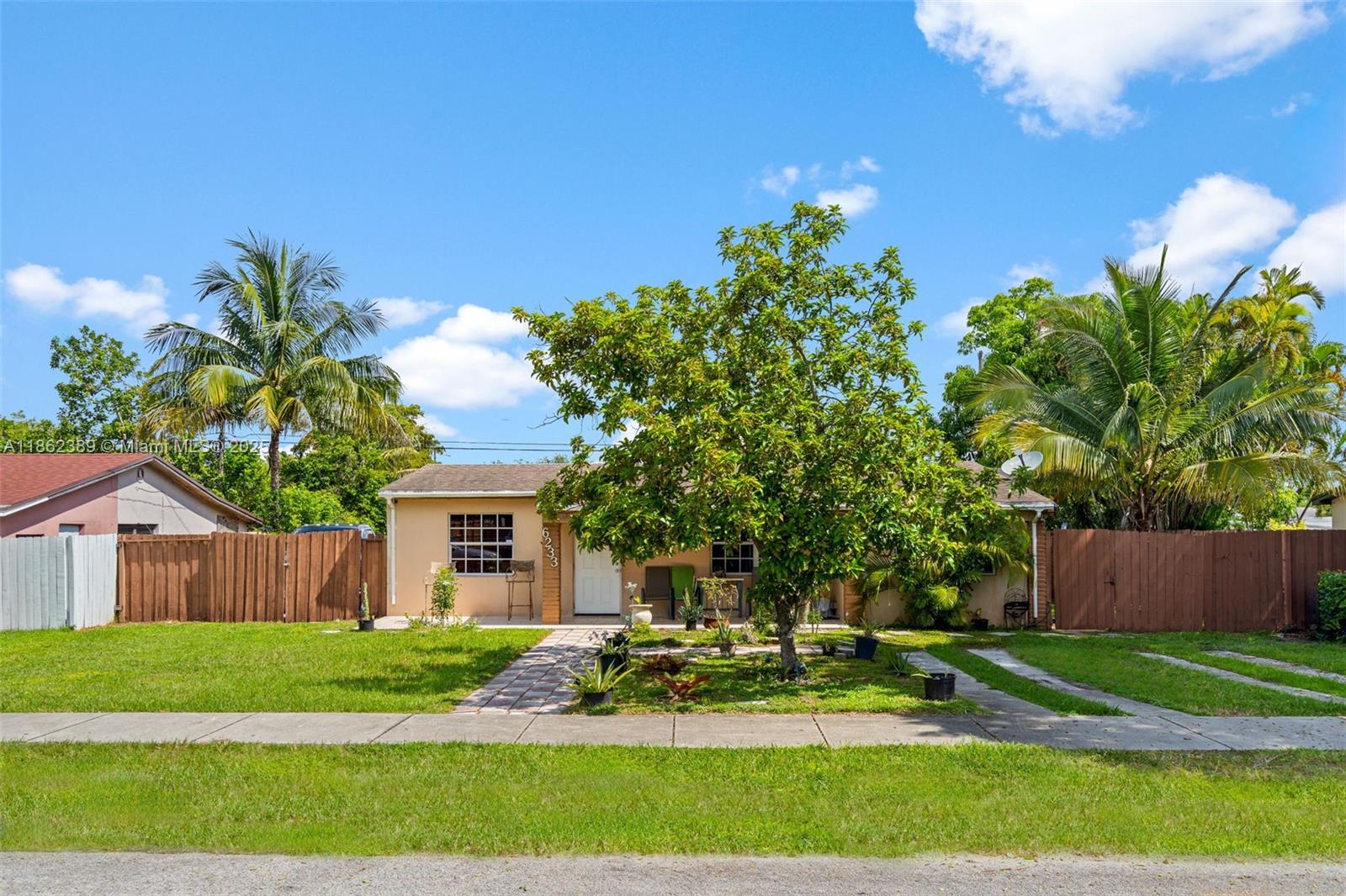 6233 Rodman St, Hollywood, Florida 33023