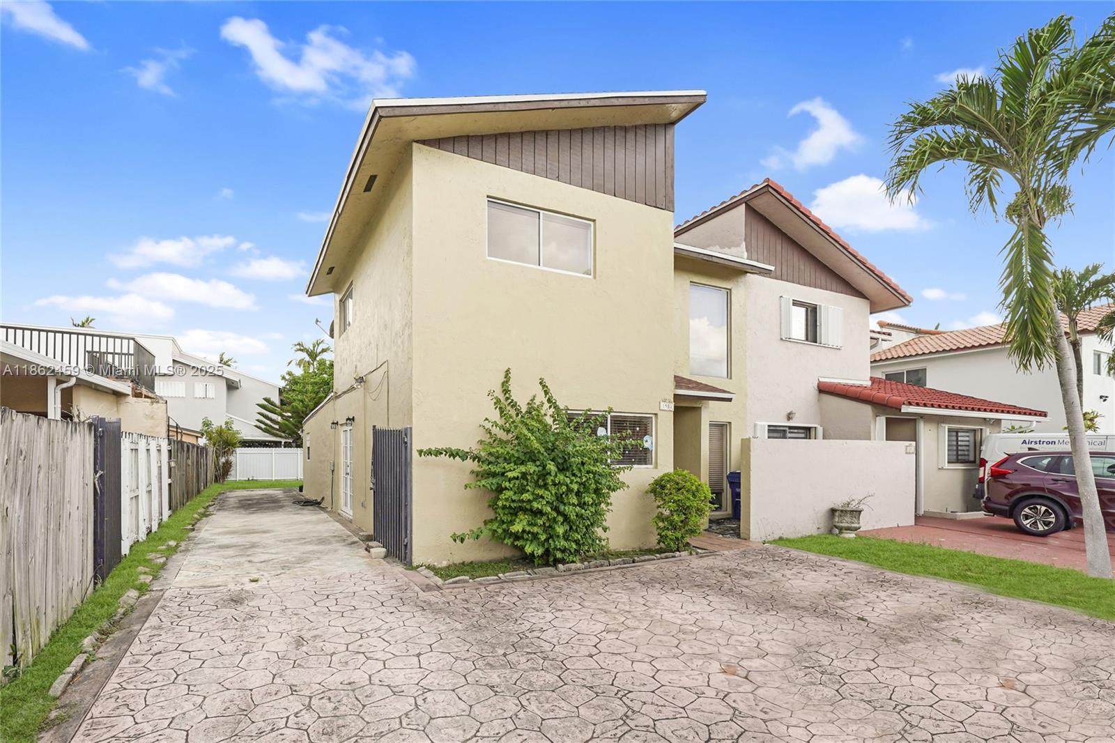 Property photo # 0