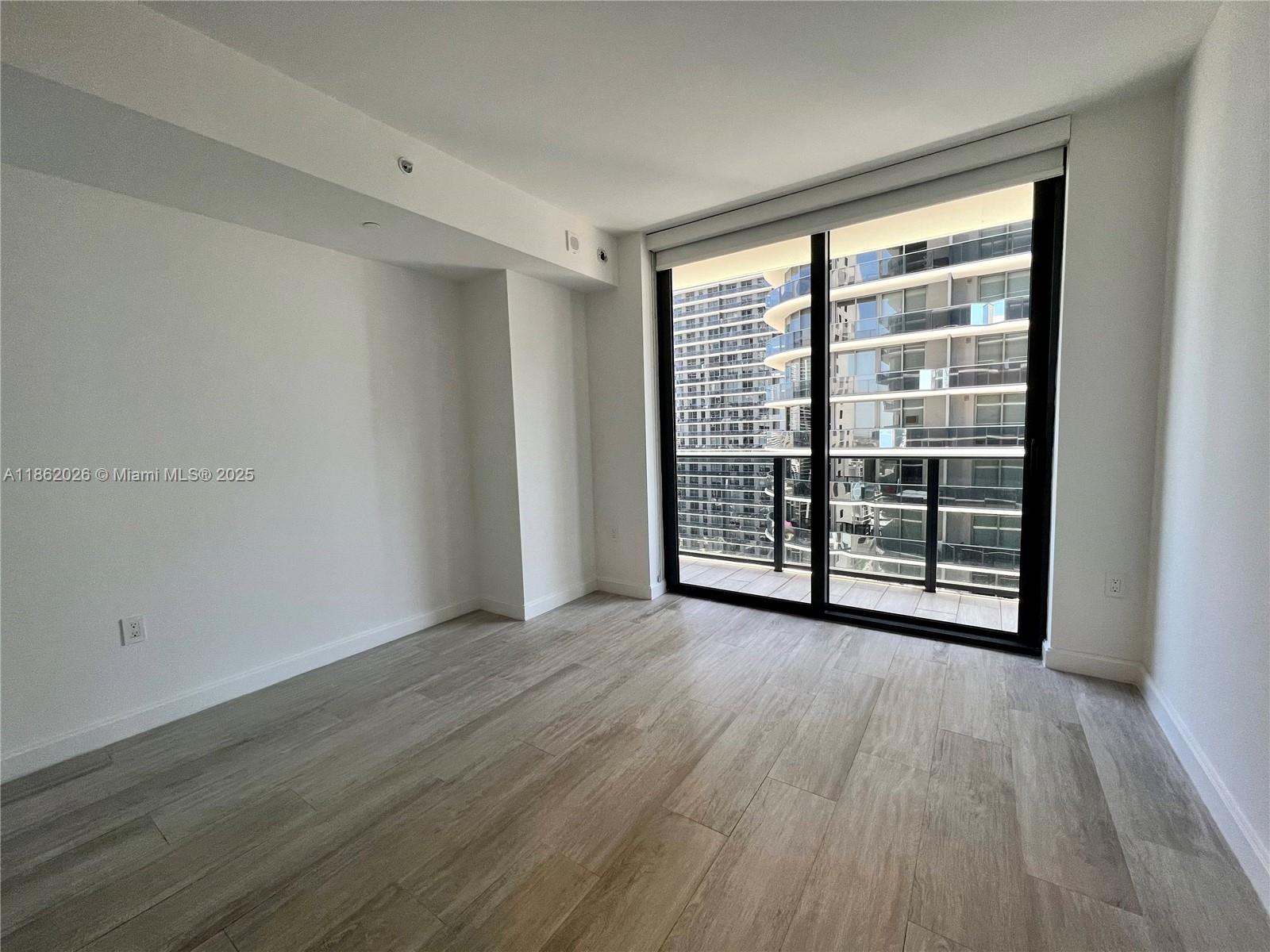 55 SW 9th St #2702, Miami FL 33130