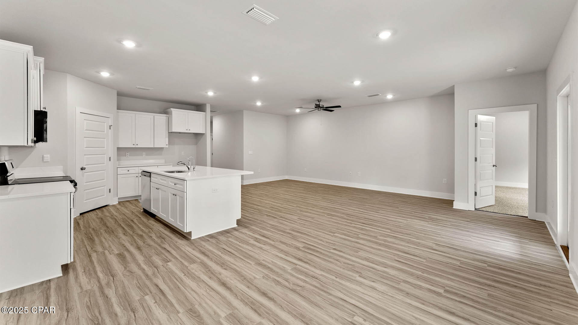 Ci3tokqhmrnqttvtva5uu6tmpuquivjssdneiwp_r2q