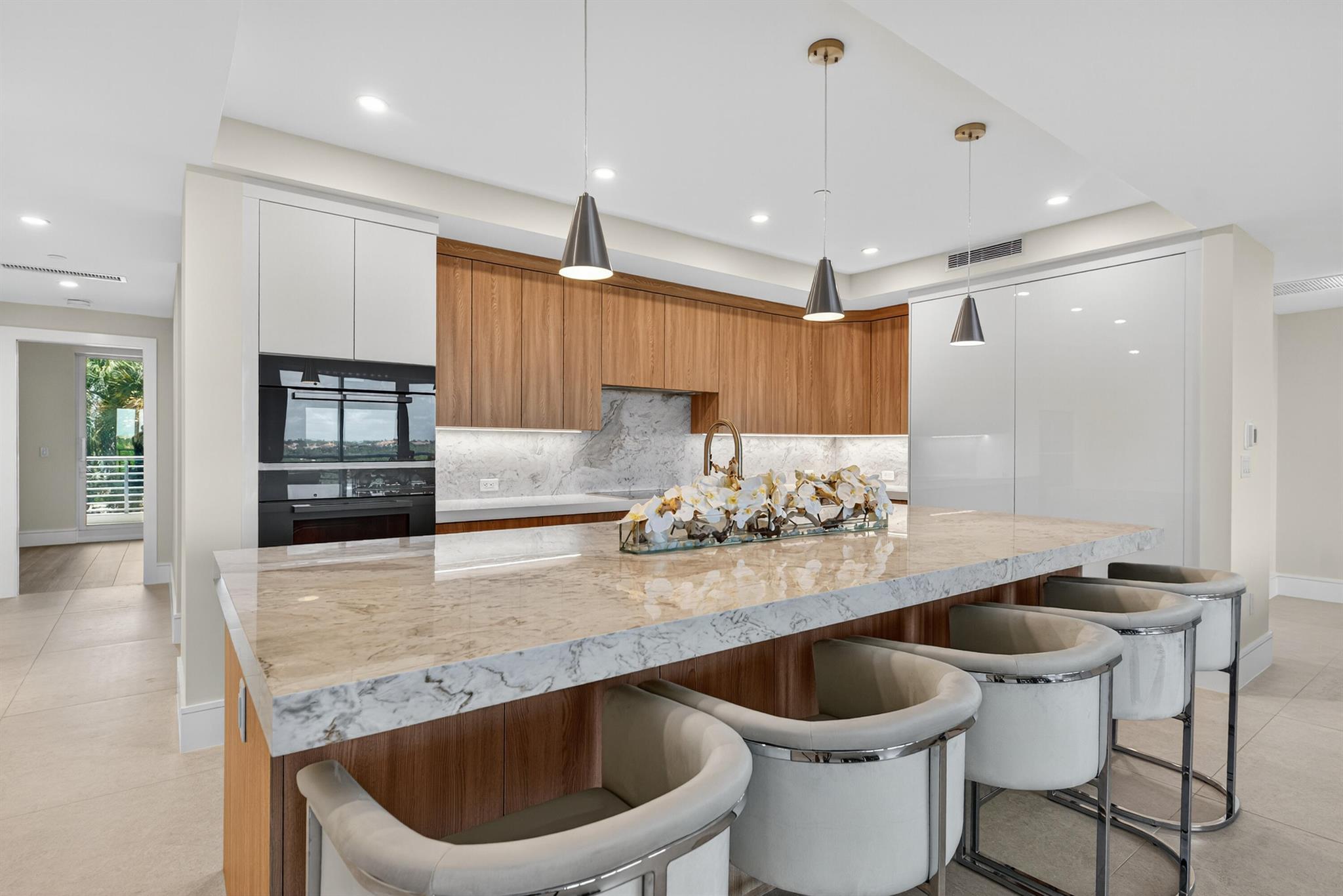 Image to showcase the property located at 1 S Coastal Way 303