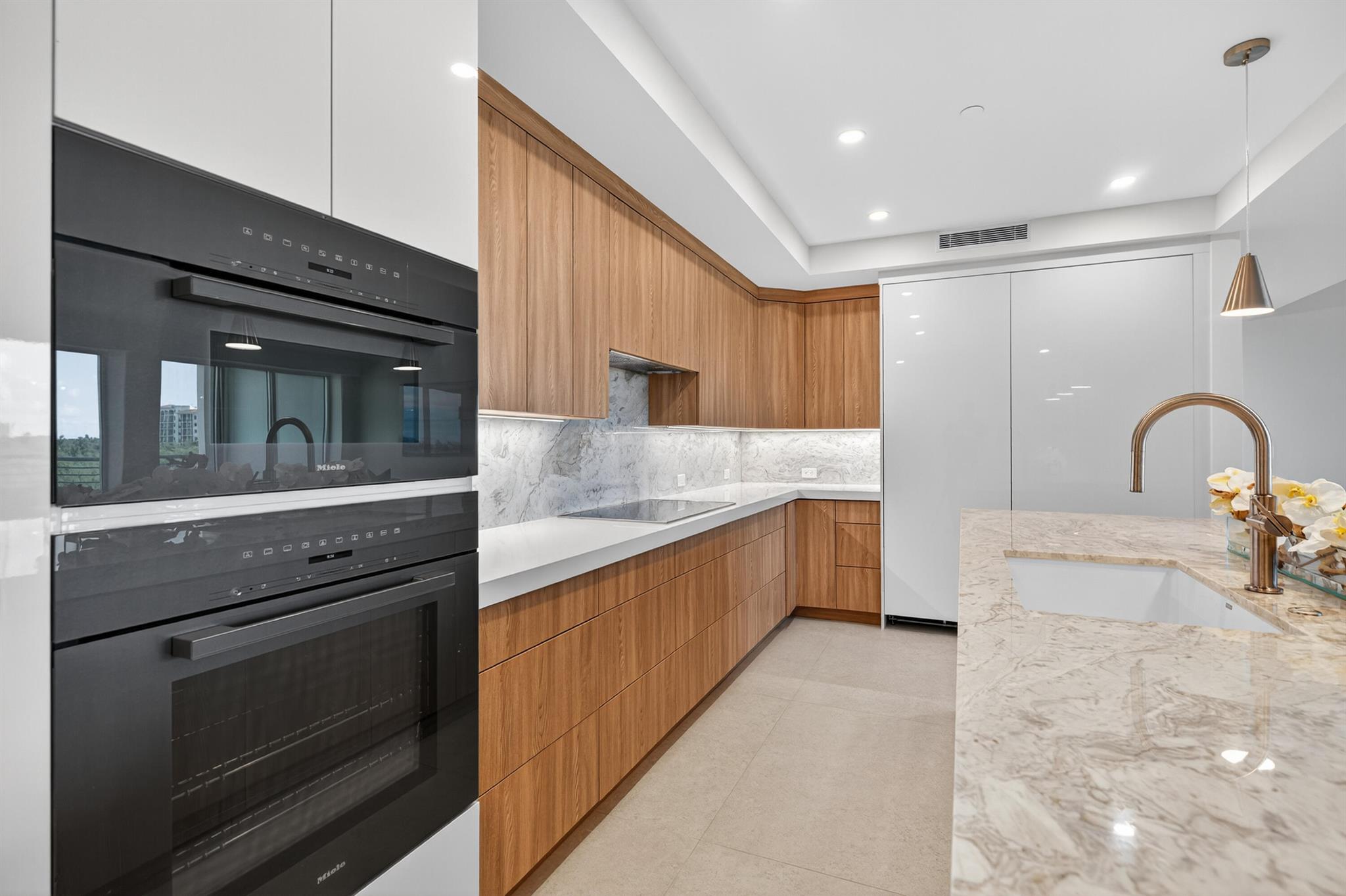 Image to showcase the property located at 1 S Coastal Way 303