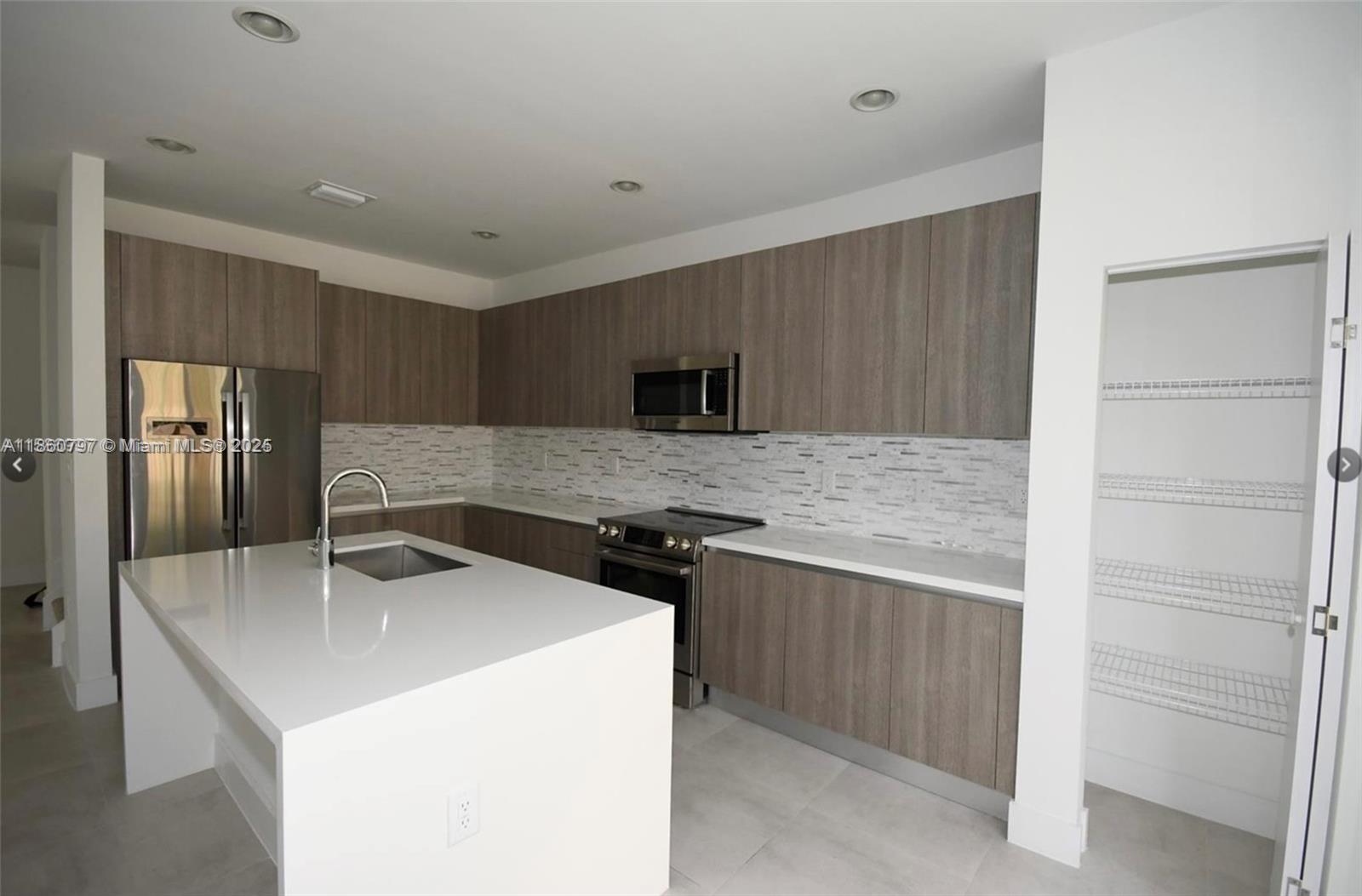 Property photo # 2