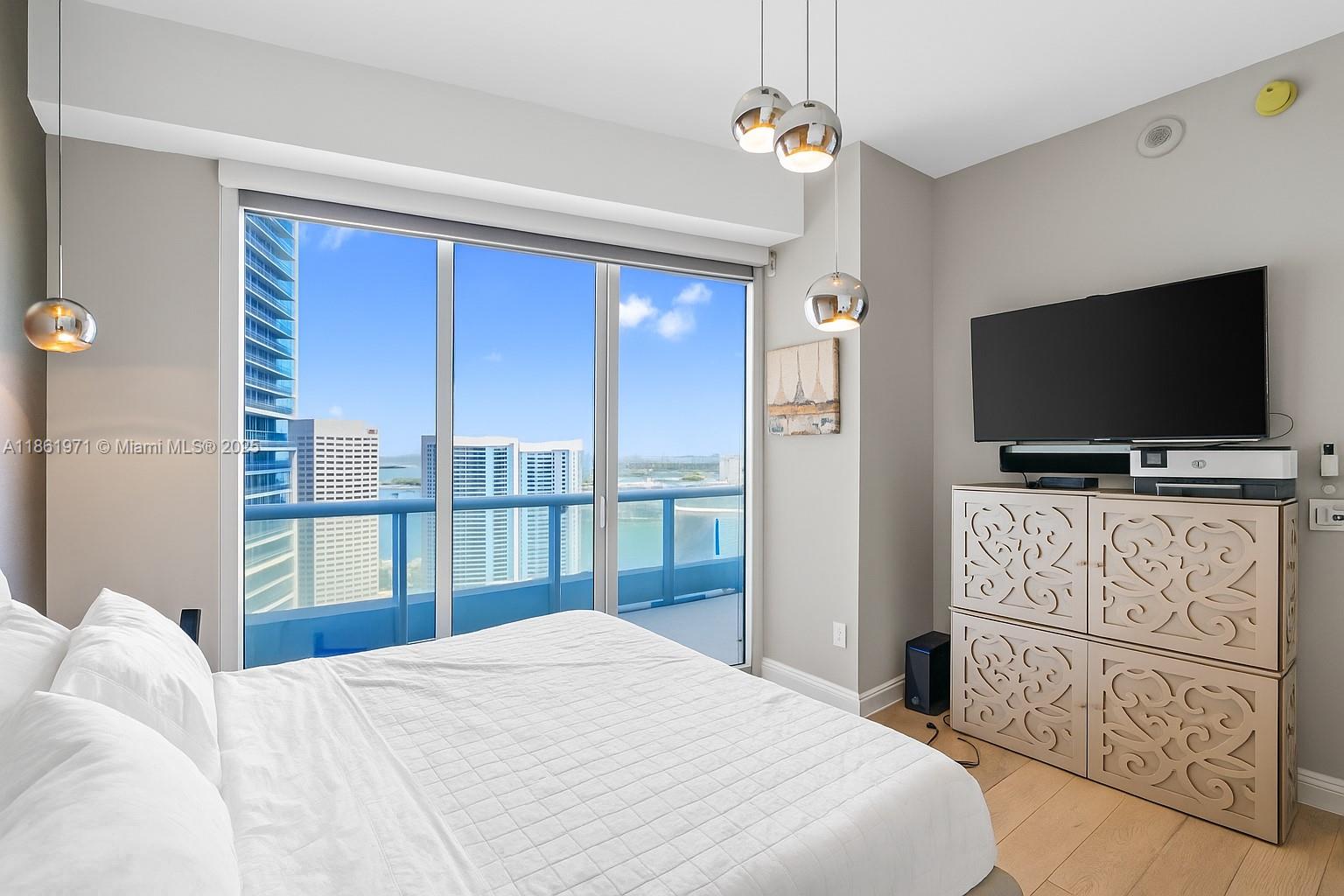 495 Brickell Ave #4104, Miami FL 33131