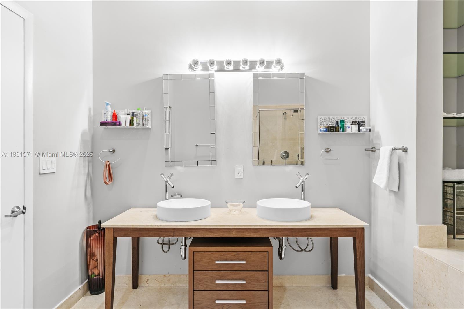 495 Brickell Ave #4104, Miami FL 33131