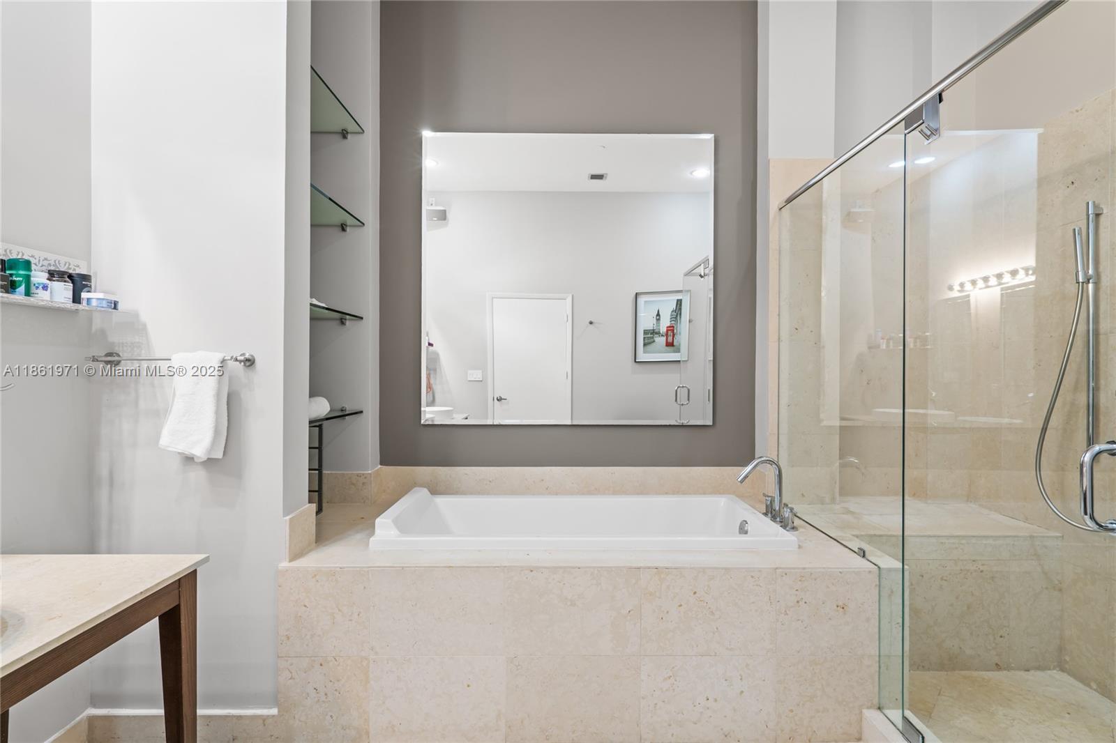 495 Brickell Ave #4104, Miami FL 33131